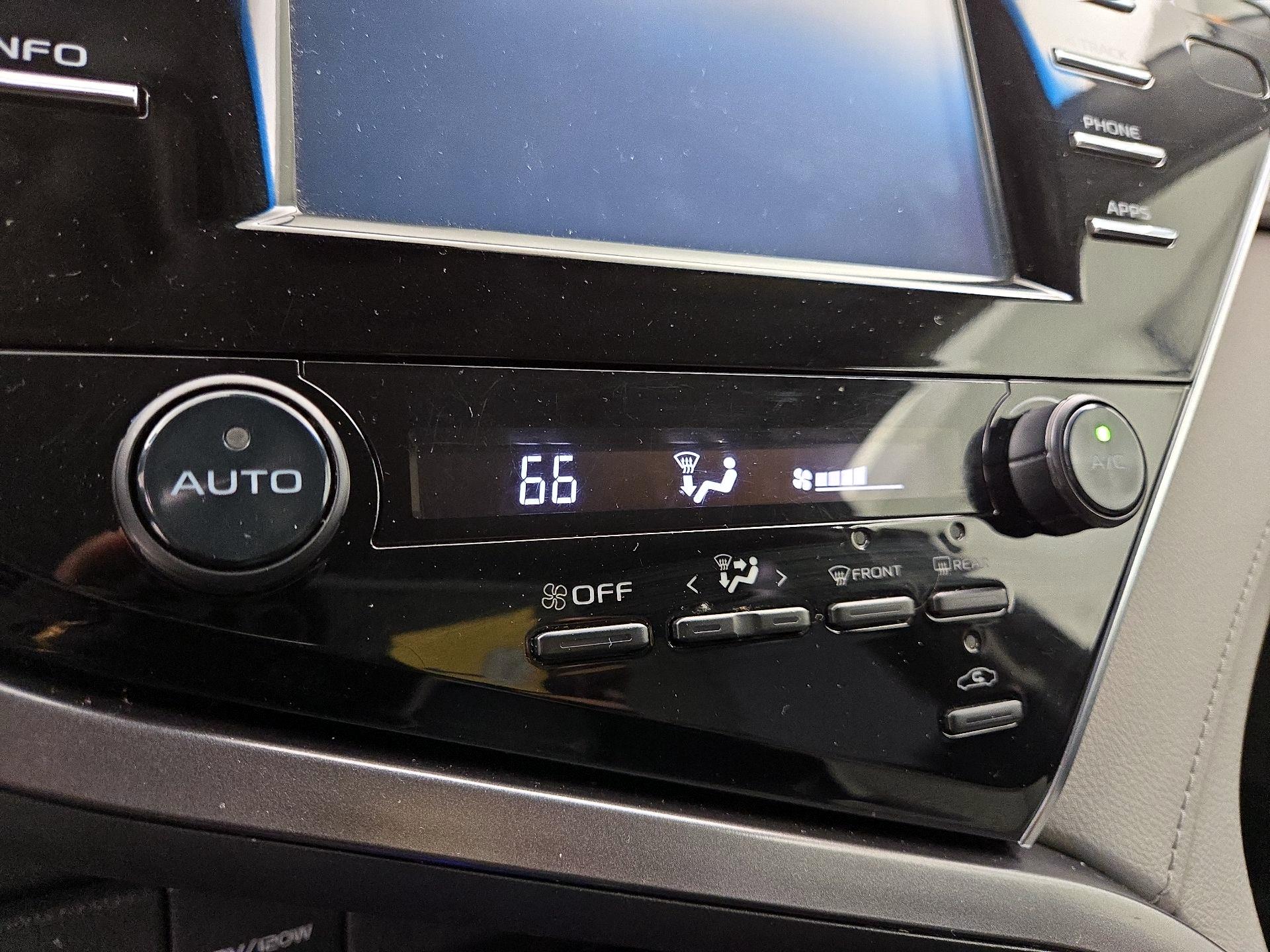 Thumbnail: 2018 Toyota Camry - 16