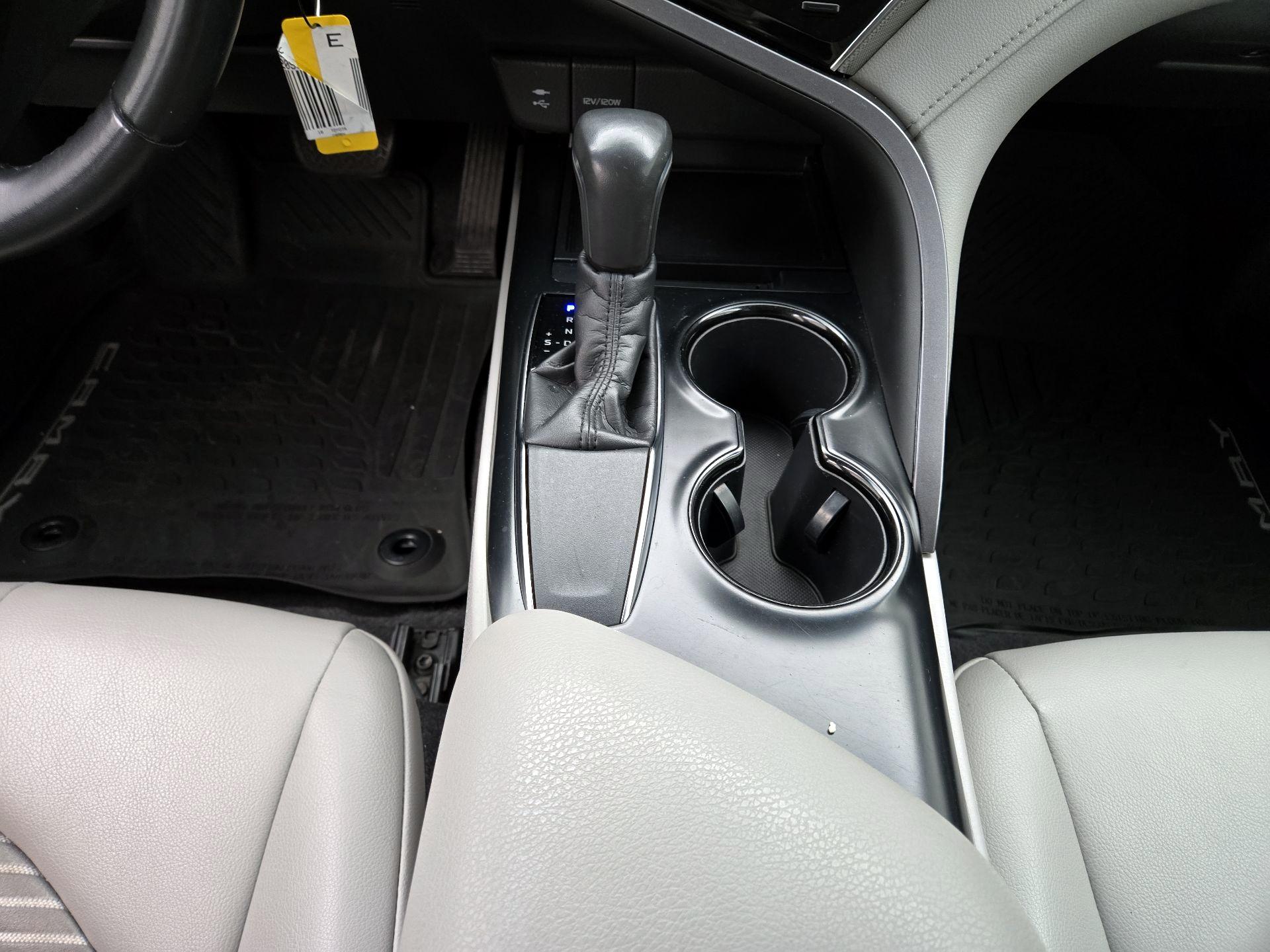 Thumbnail: 2018 Toyota Camry - 17