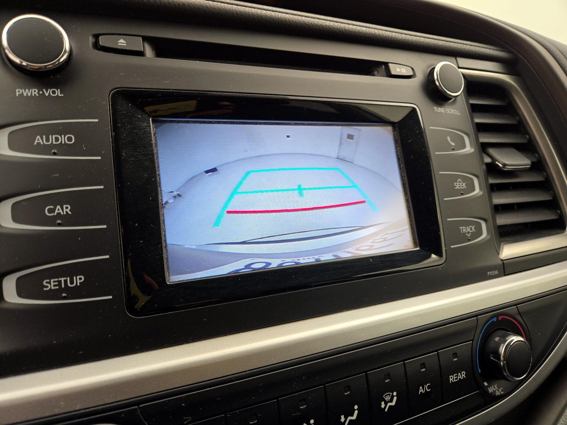 Thumbnail: 2018 Toyota Highlander - 14