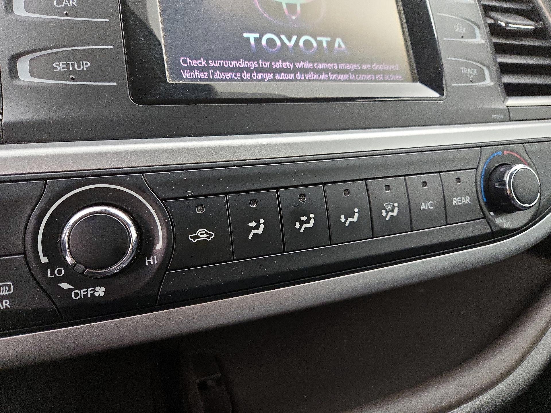 Thumbnail: 2018 Toyota Highlander - 16