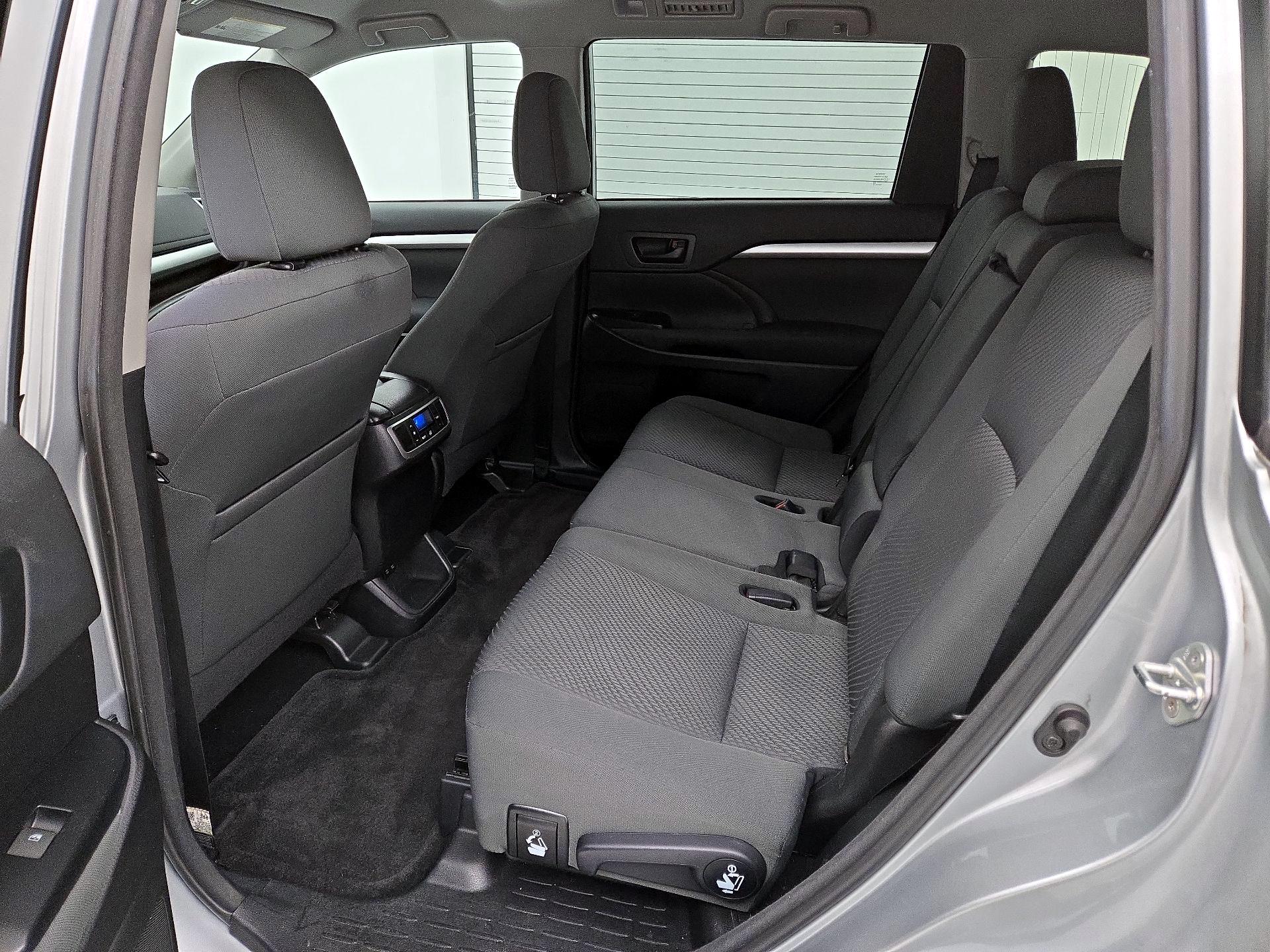 Thumbnail: 2018 Toyota Highlander - 18