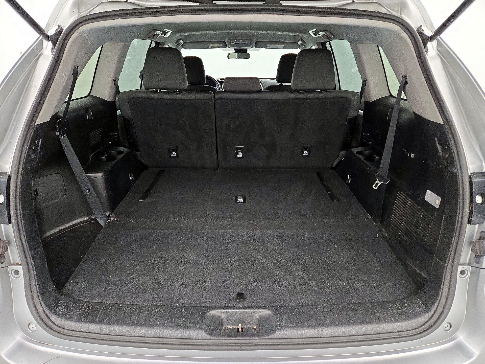 Thumbnail: 2018 Toyota Highlander - 19