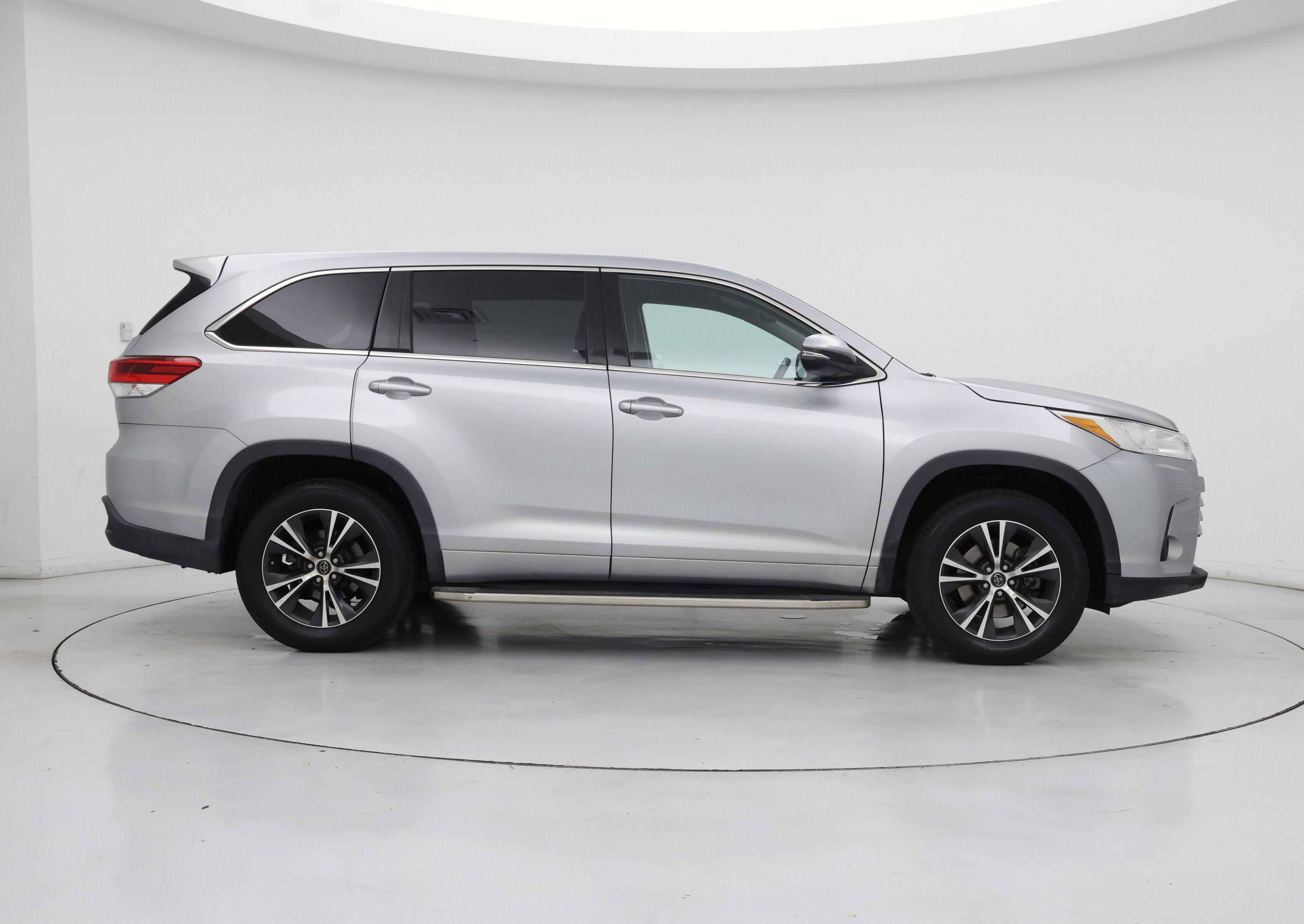 Thumbnail: 2018 Toyota Highlander - 7