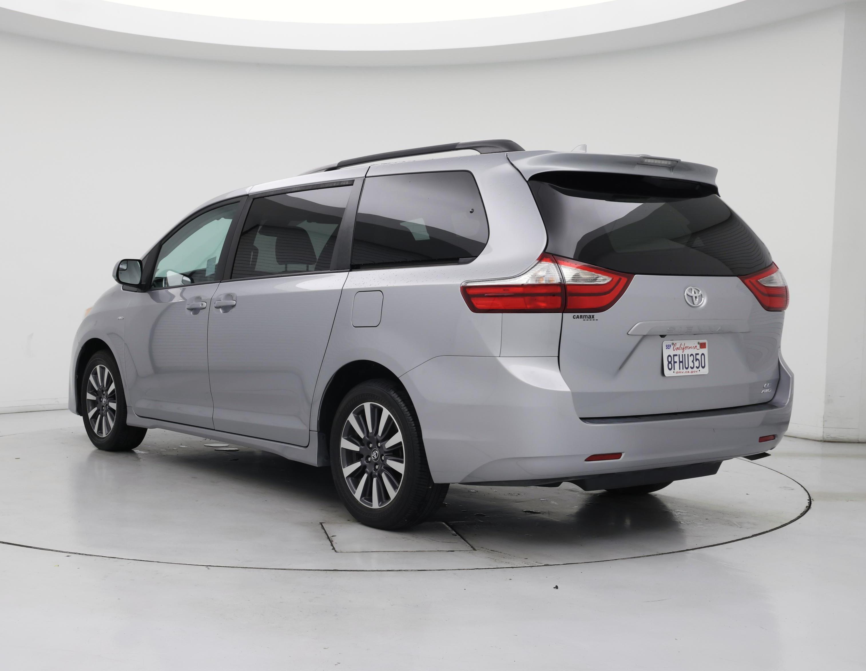 Thumbnail: 2018 Toyota Sienna - 2