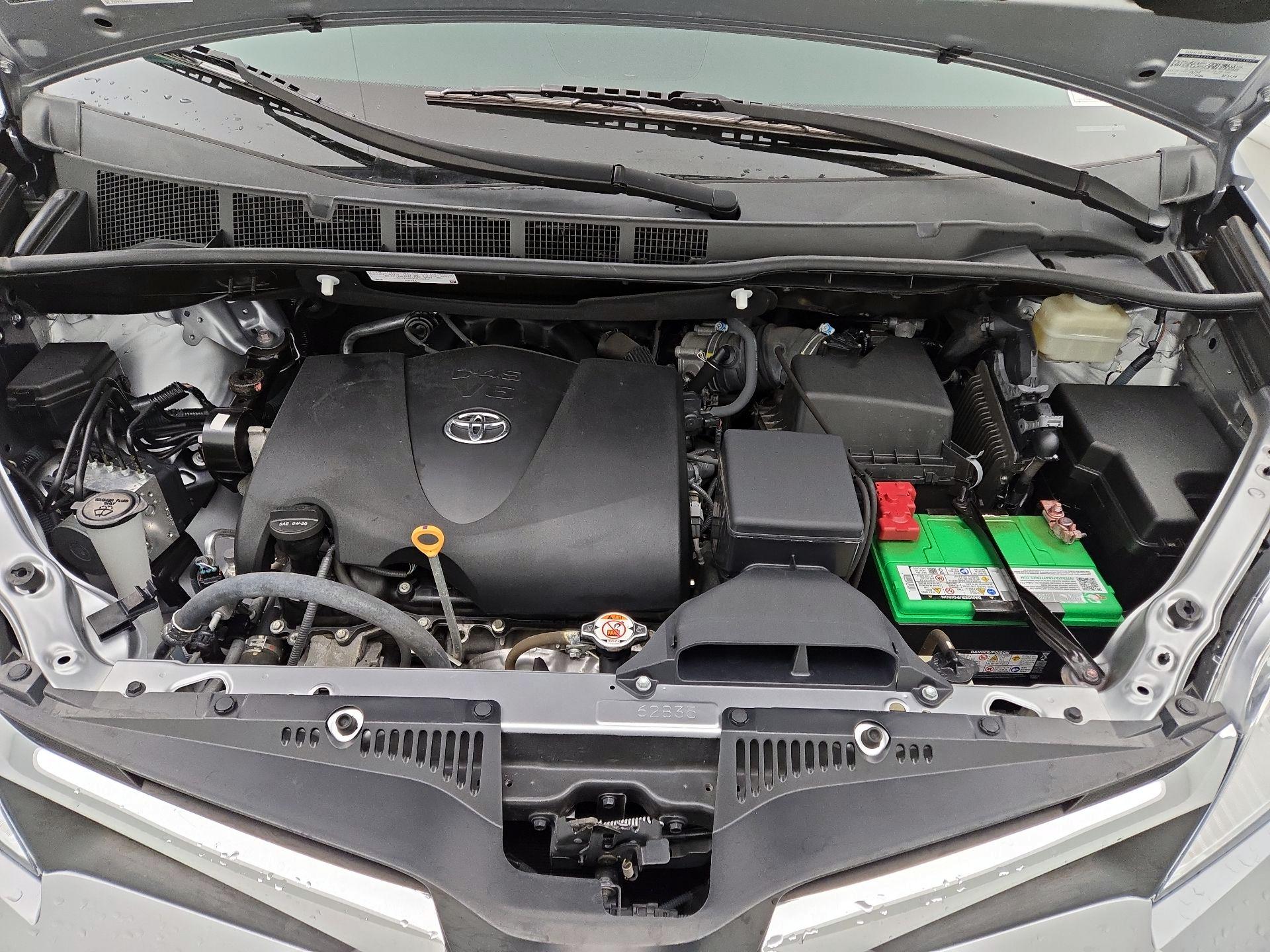 Thumbnail: 2018 Toyota Sienna - 20