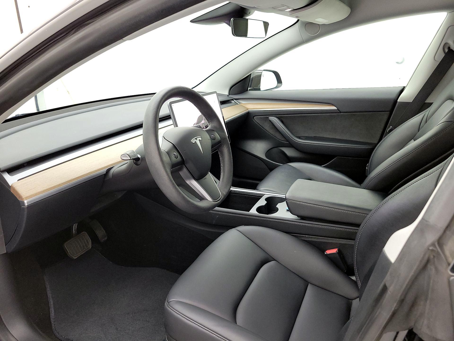 Thumbnail: 2023 Tesla Model 3 - 11