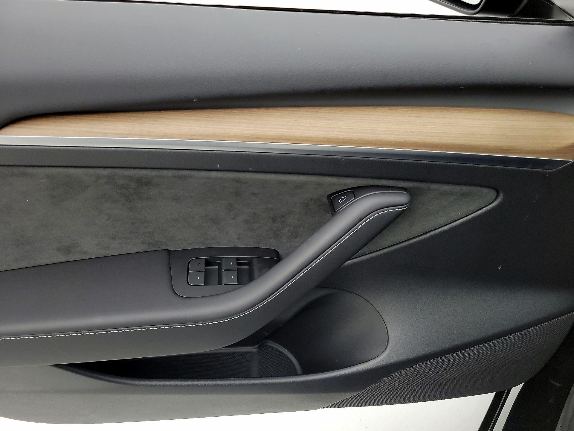 Thumbnail: 2023 Tesla Model 3 - 12