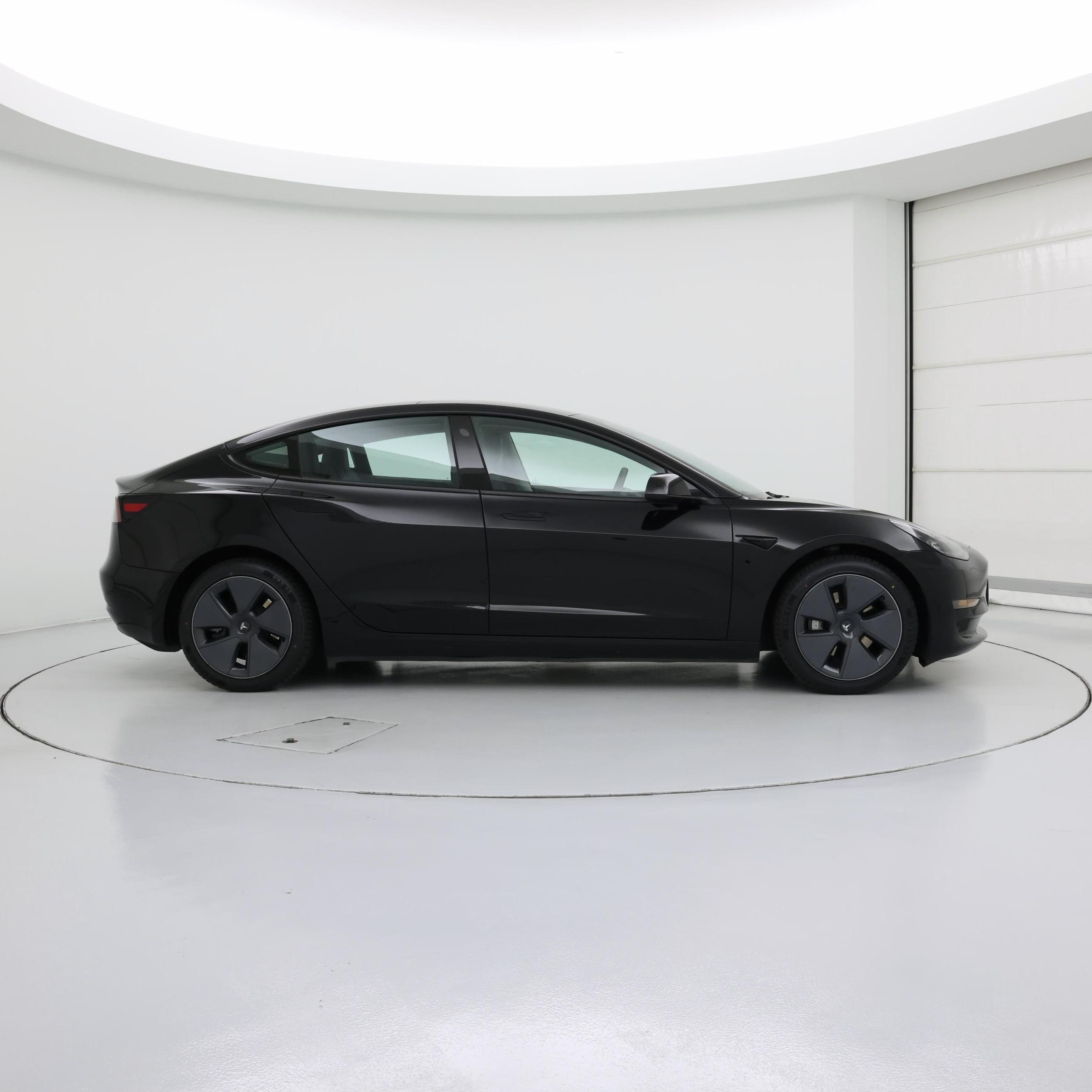 Thumbnail: 2023 Tesla Model 3 - 7