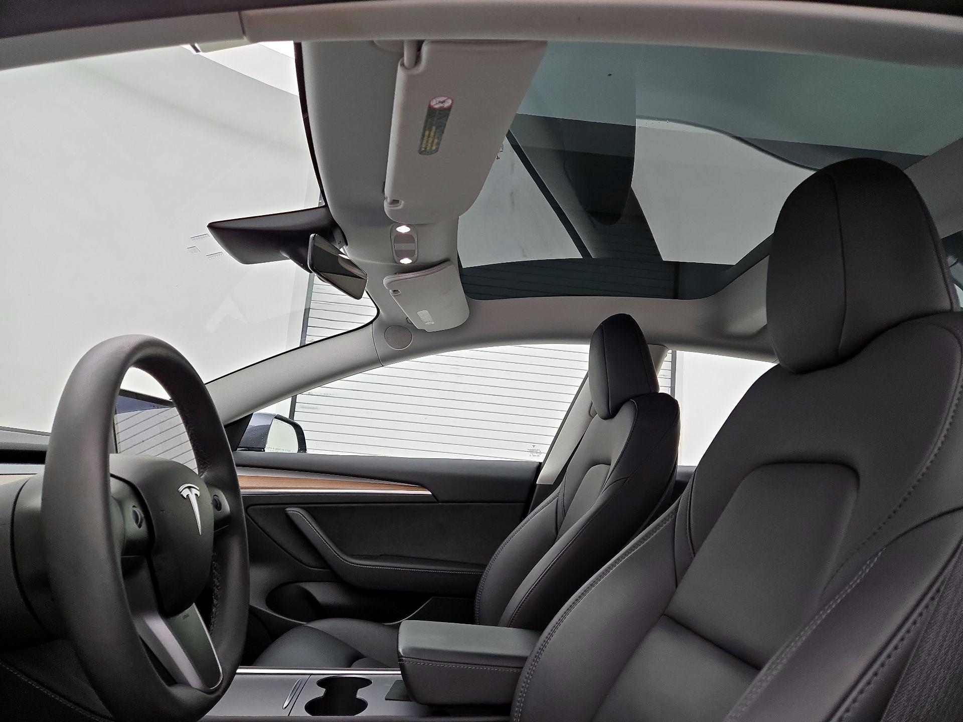 Thumbnail: 2023 Tesla Model 3 - 19