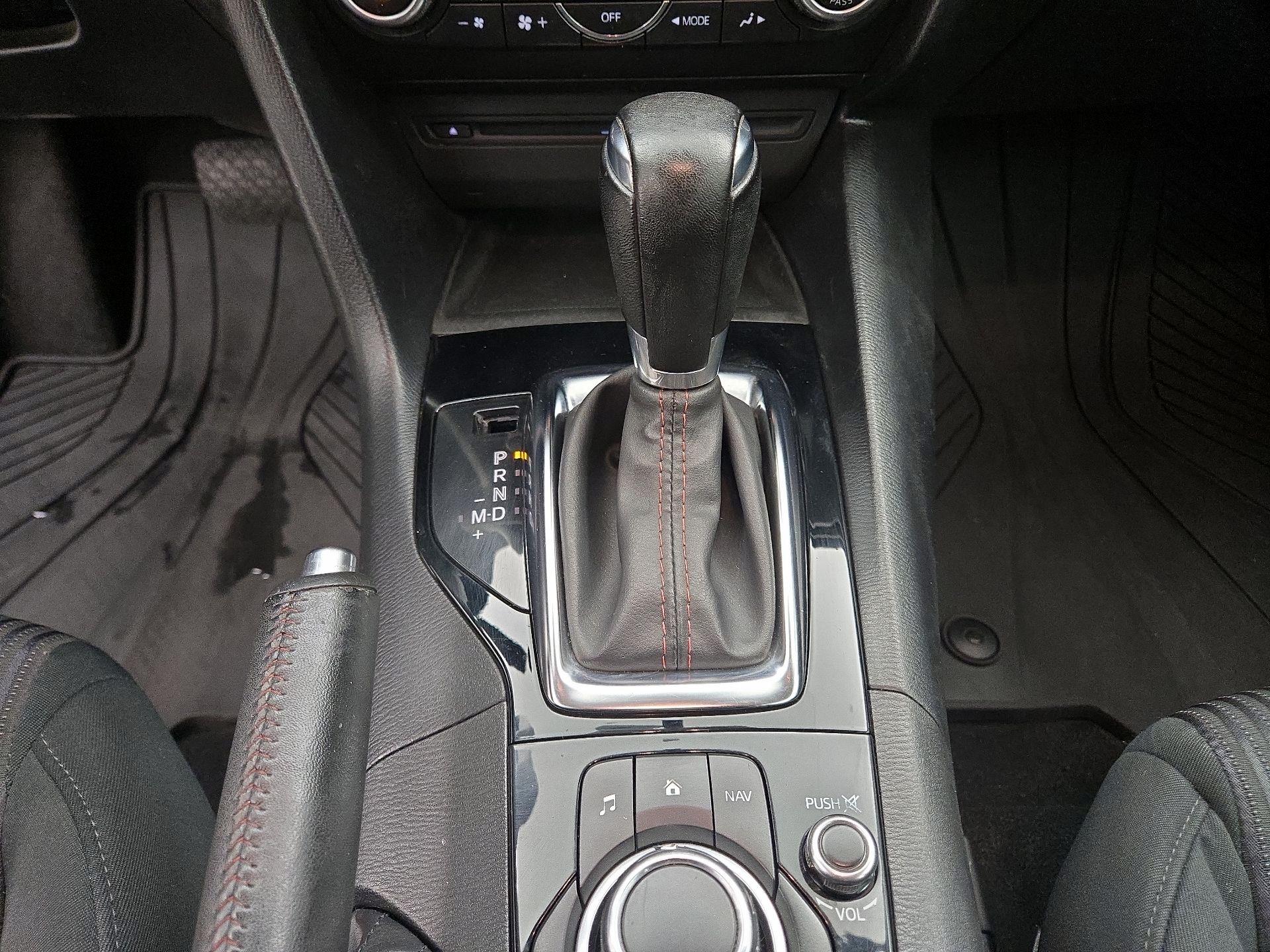 Thumbnail: 2015 Mazda Mazda3 - 17