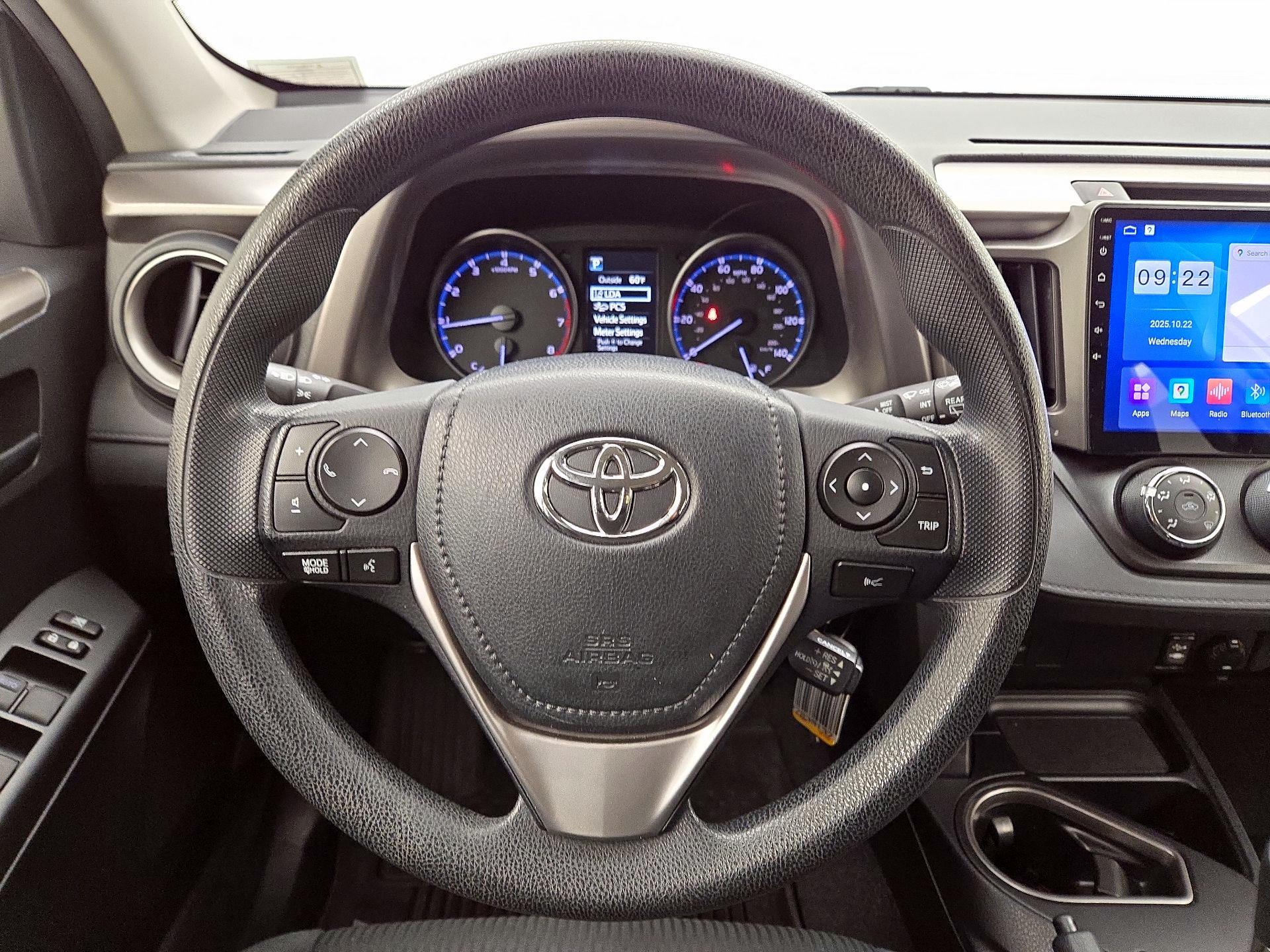Thumbnail: 2018 Toyota RAV4 - 10