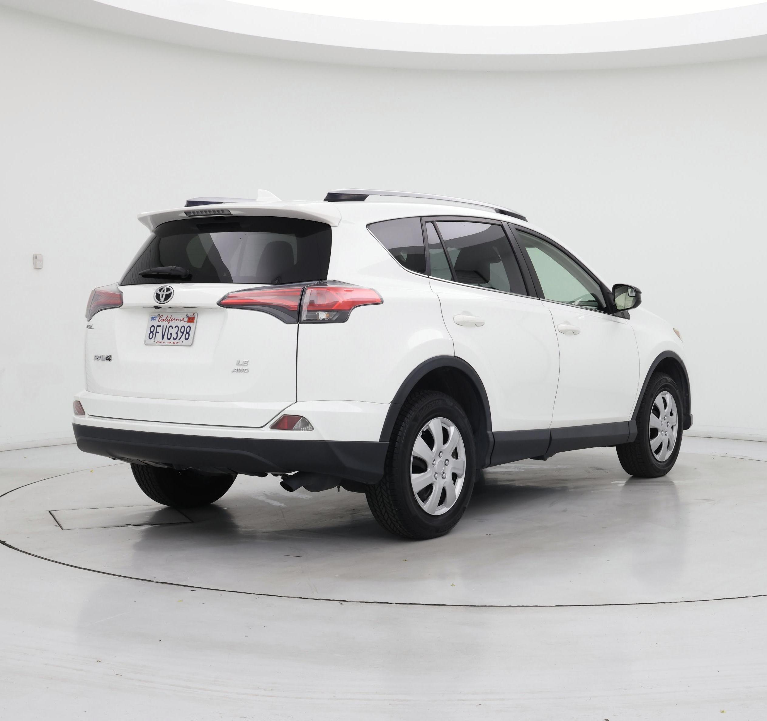 Thumbnail: 2018 Toyota RAV4 - 8