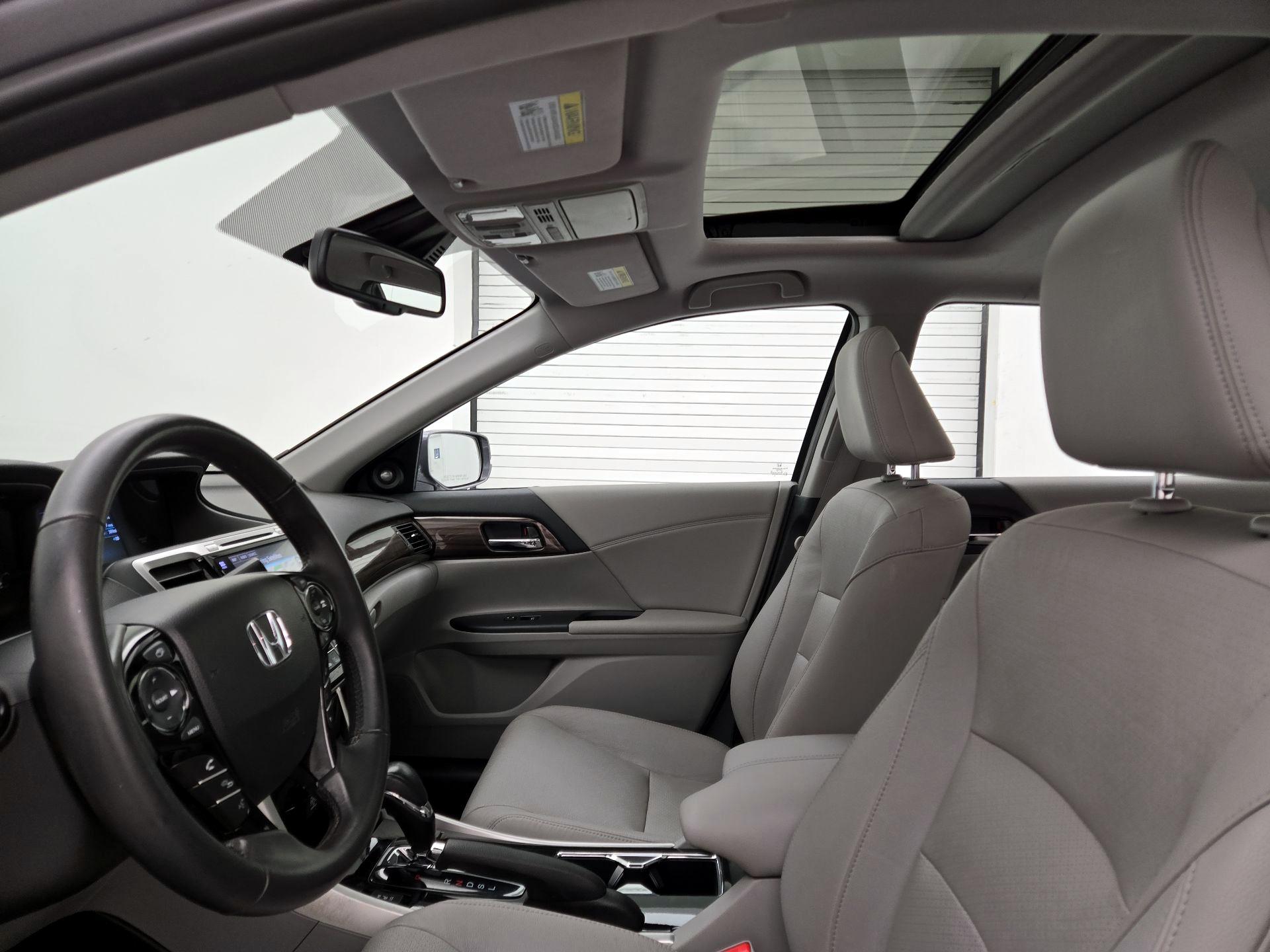 Thumbnail: 2017 Honda Accord - 20