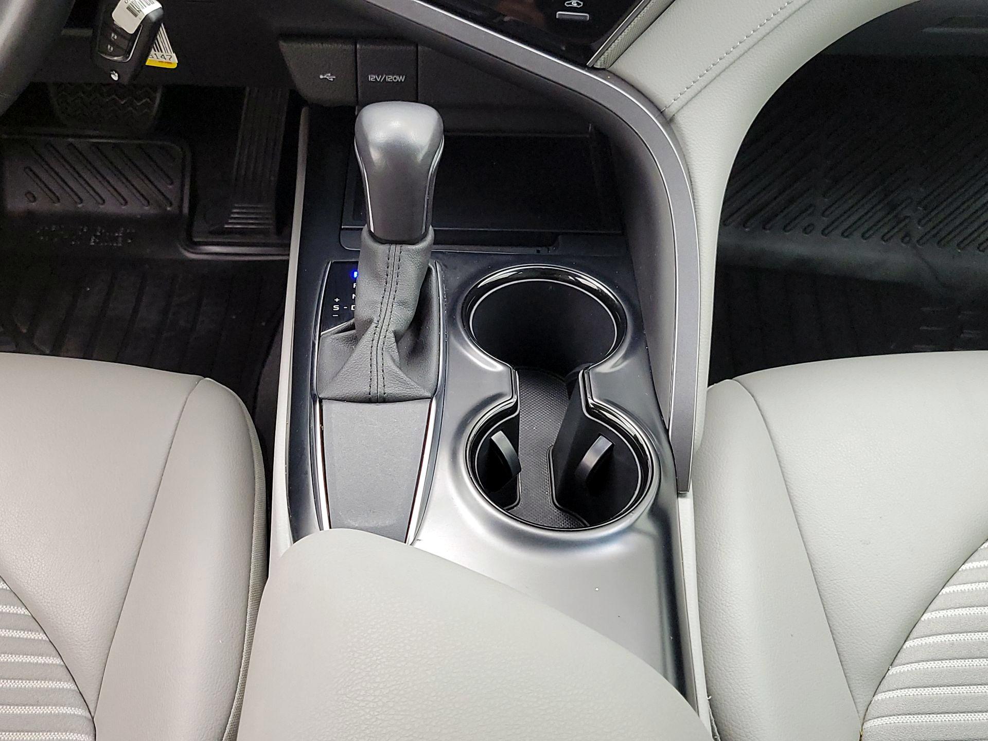 Thumbnail: 2020 Toyota Camry - 17