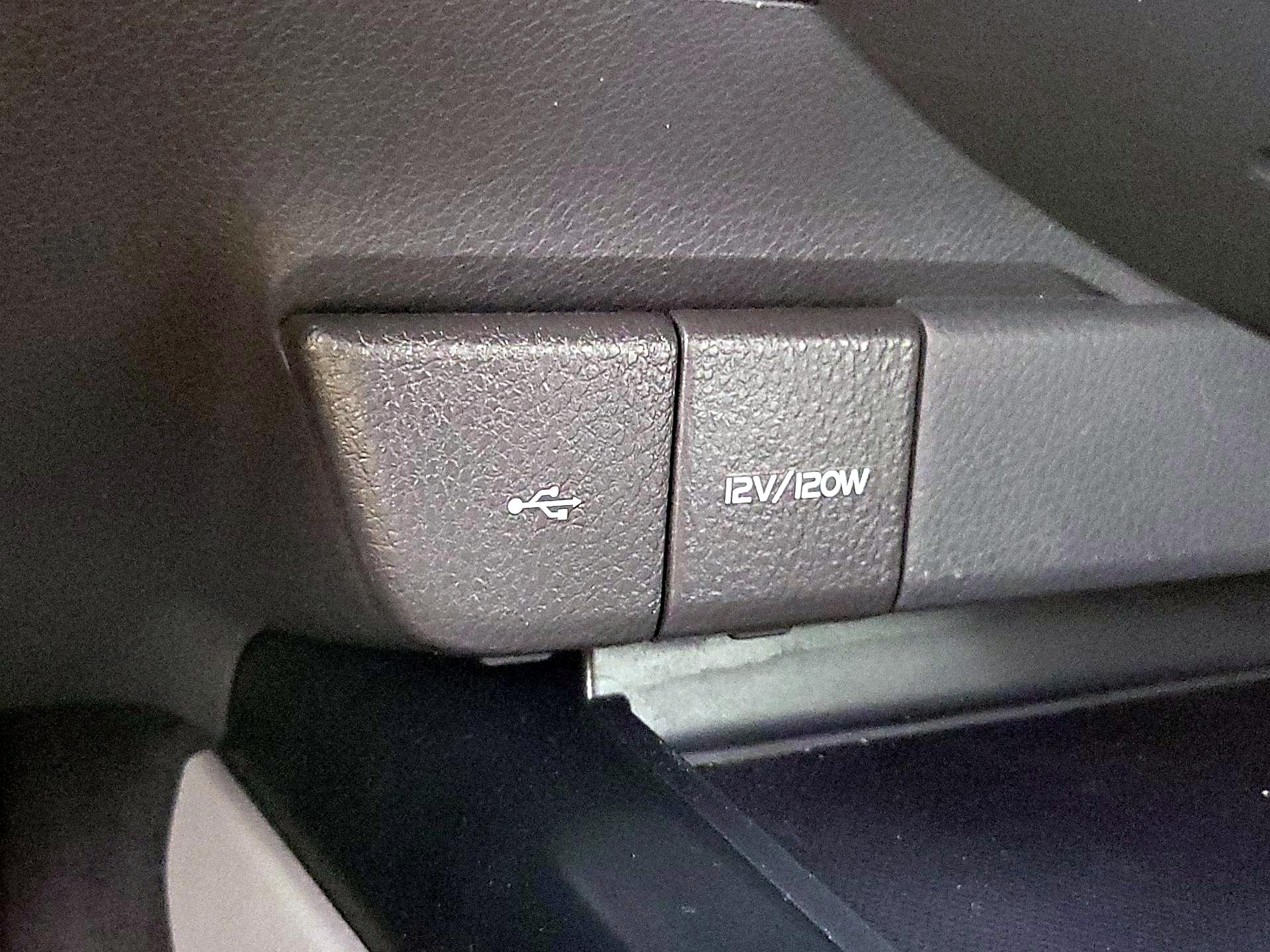 Thumbnail: 2020 Toyota Camry - 18