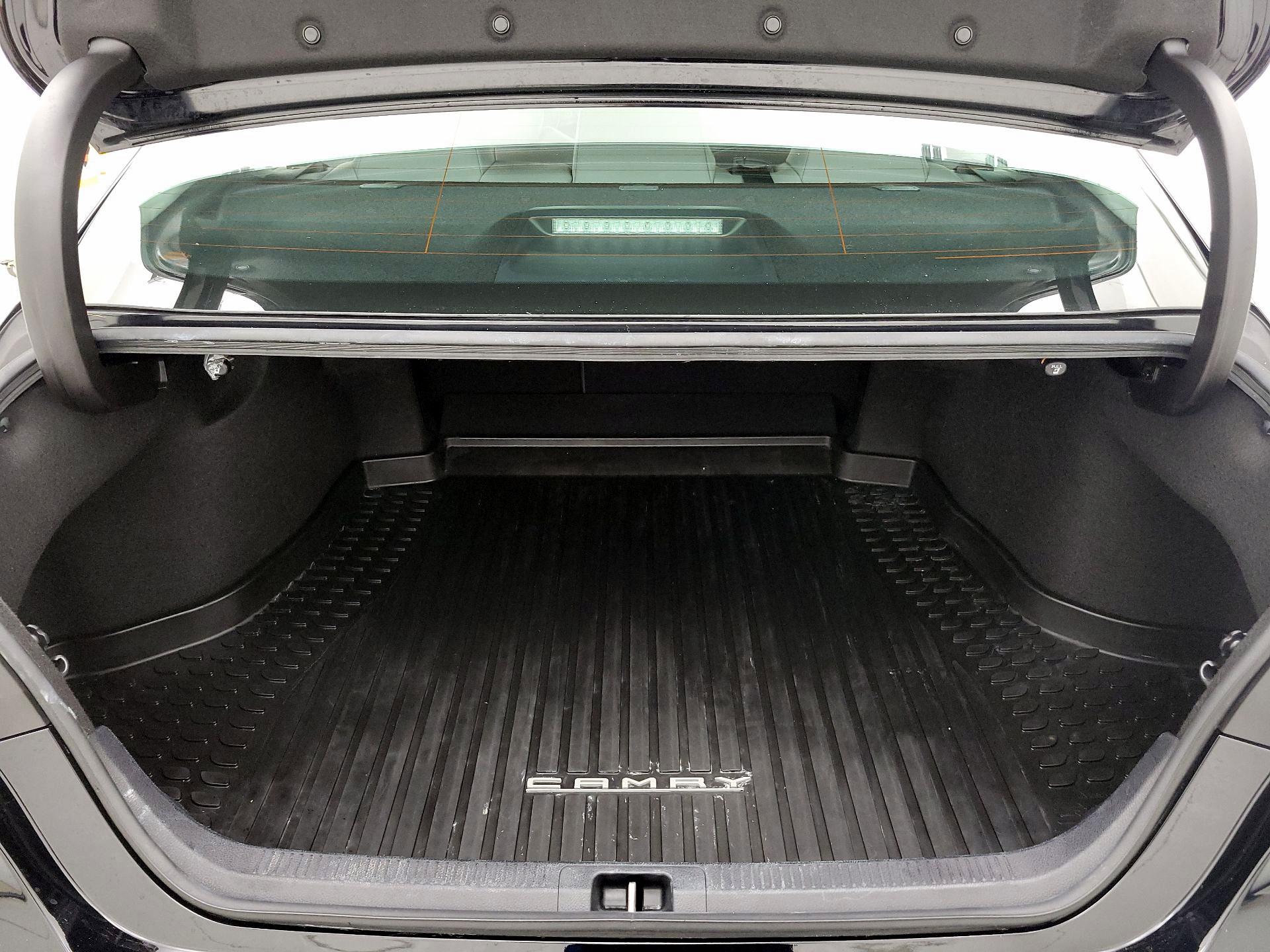 Thumbnail: 2020 Toyota Camry - 20