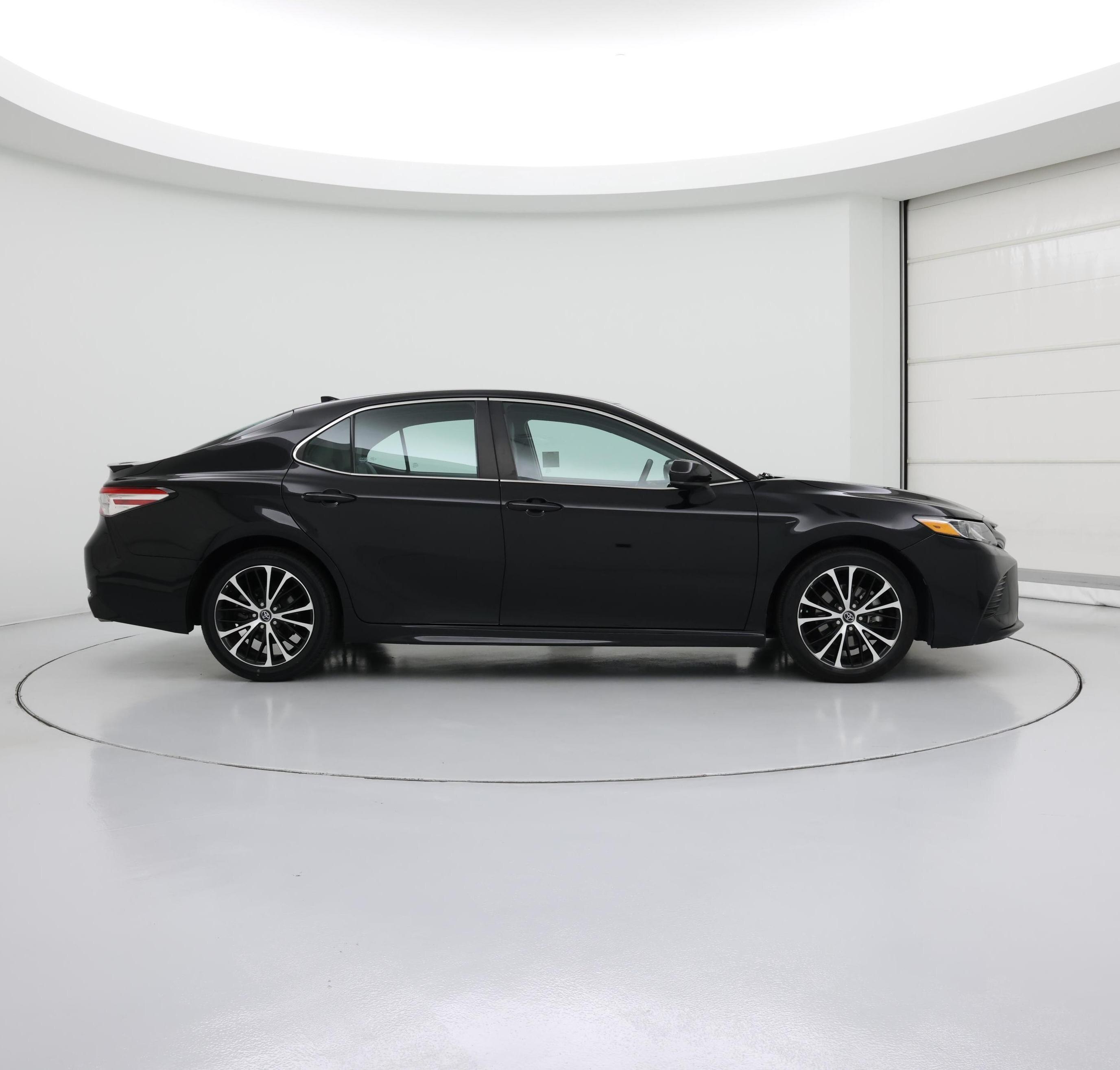 Thumbnail: 2020 Toyota Camry - 7