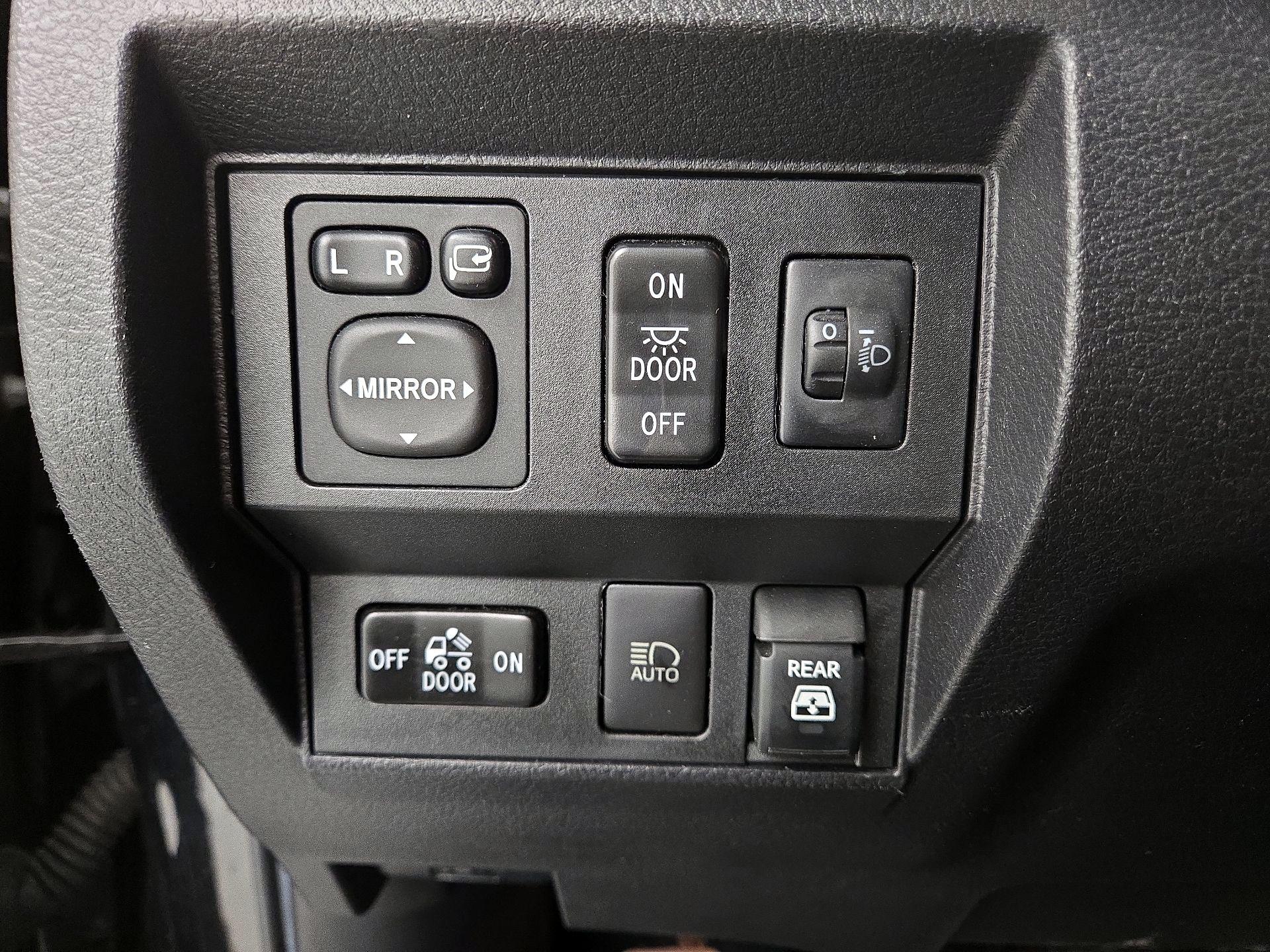 Thumbnail: 2020 Toyota Tundra - 13