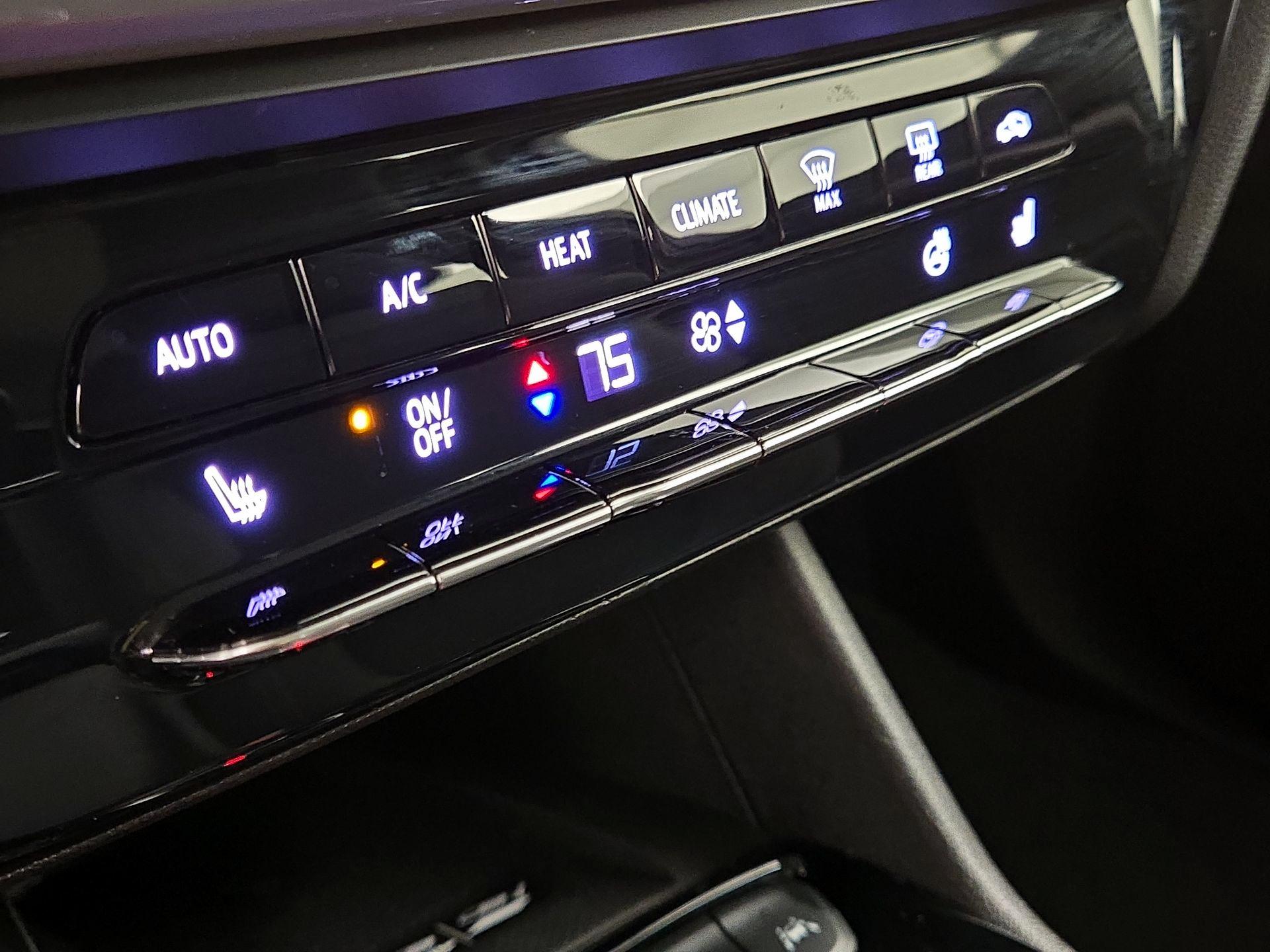 Thumbnail: 2023 Chevrolet Bolt EUV - 16