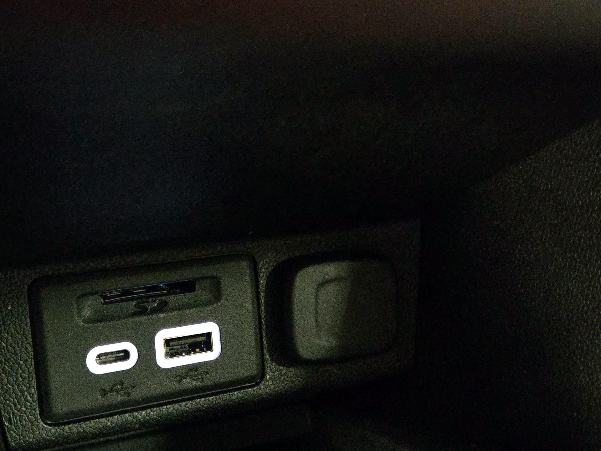 Thumbnail: 2023 Chevrolet Bolt EUV - 18