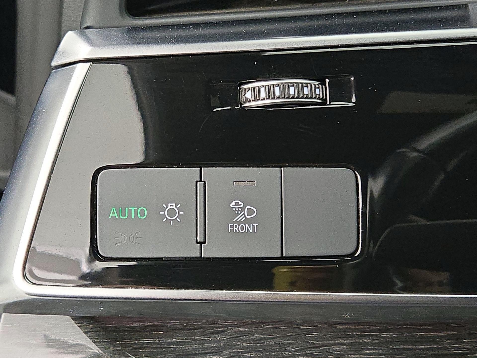 Thumbnail: 2019 Audi Q8 - 13