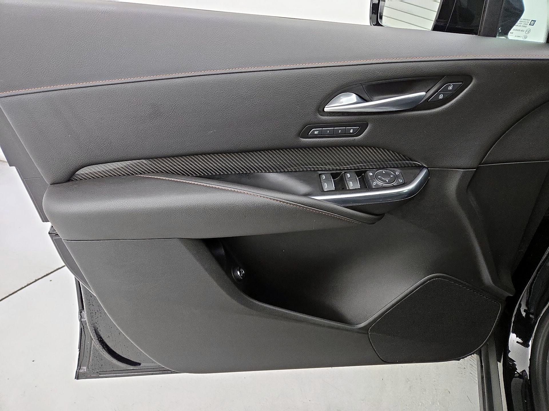 Thumbnail: 2020 Cadillac XT4 - 12