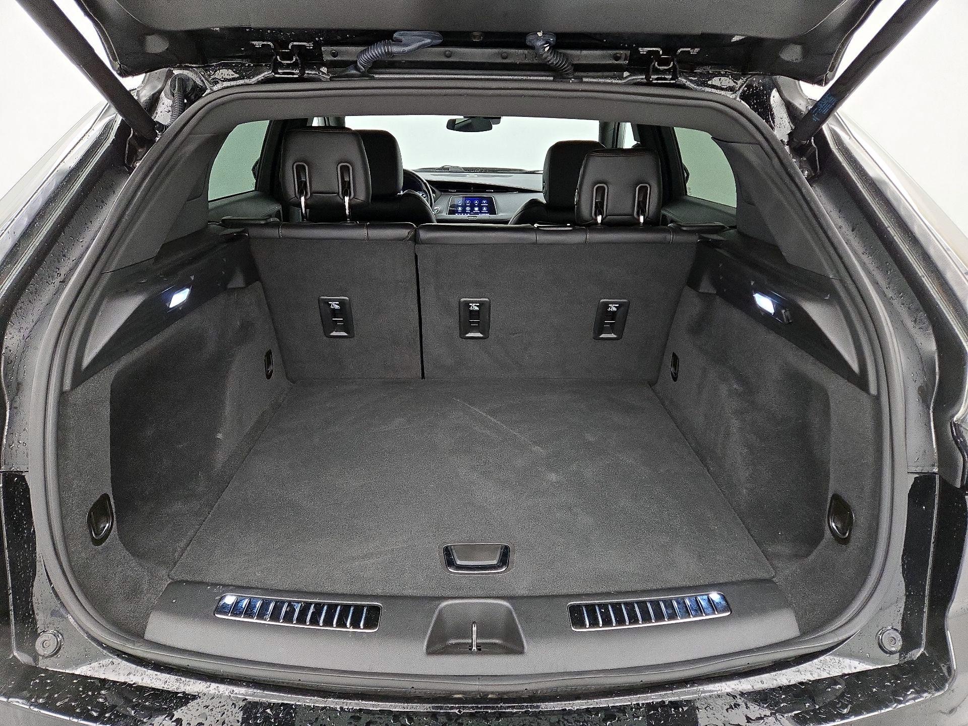Thumbnail: 2020 Cadillac XT4 - 19