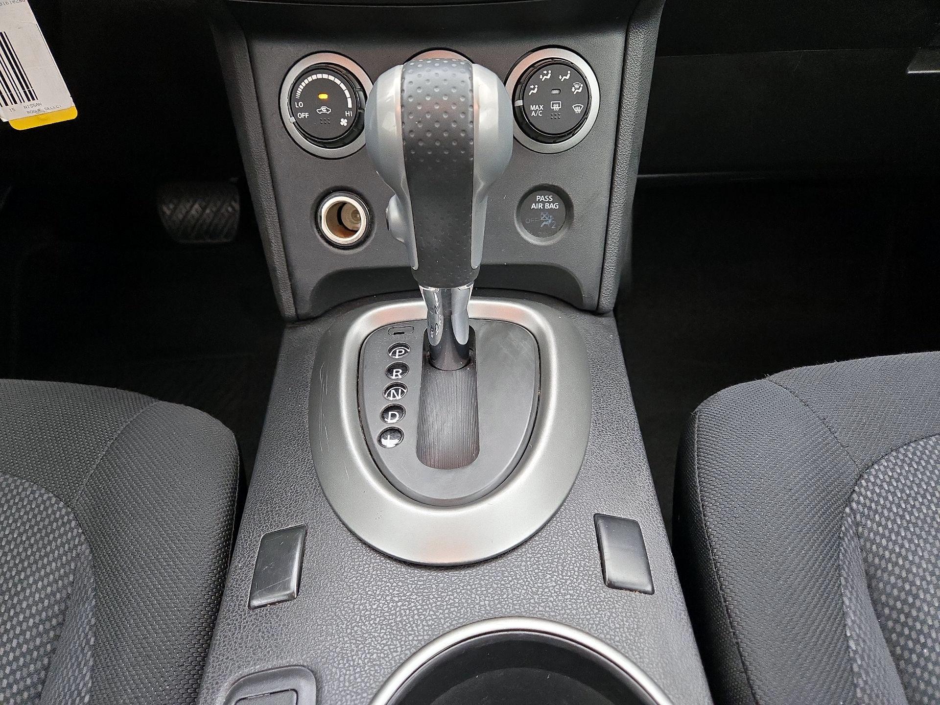 Thumbnail: 2015 Nissan Rogue - 17