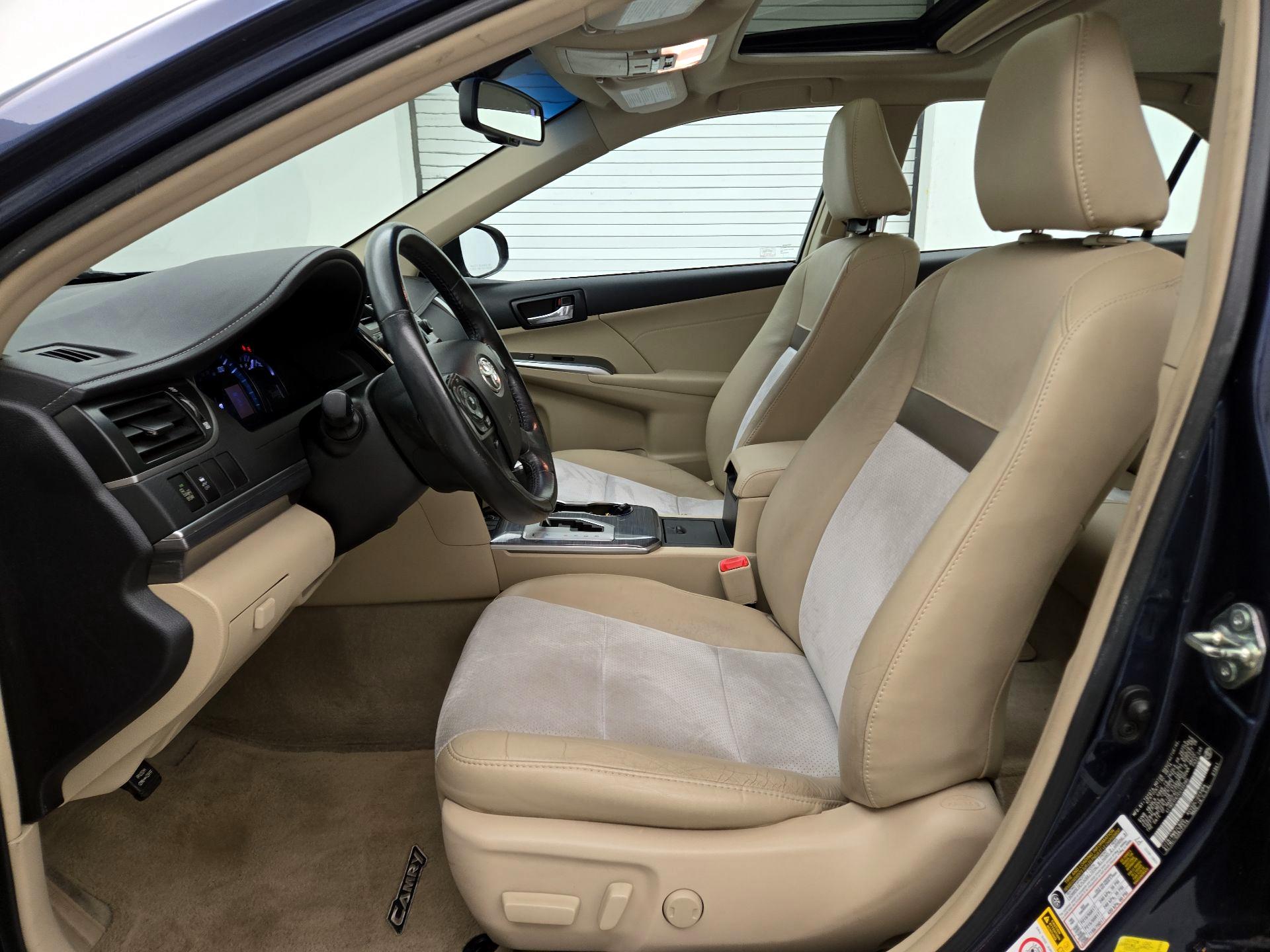 Thumbnail: 2014 Toyota Camry - 11