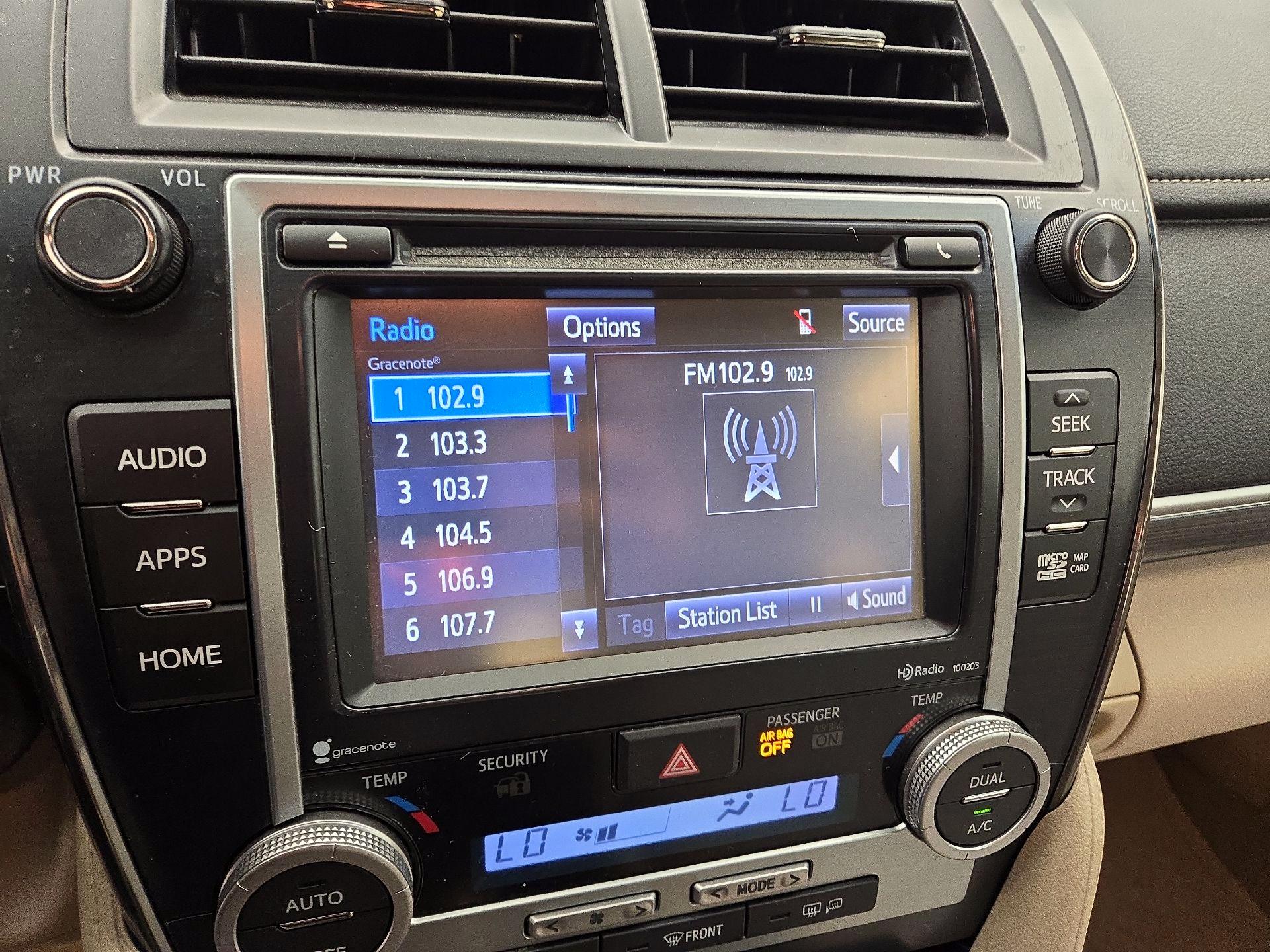 Thumbnail: 2014 Toyota Camry - 14