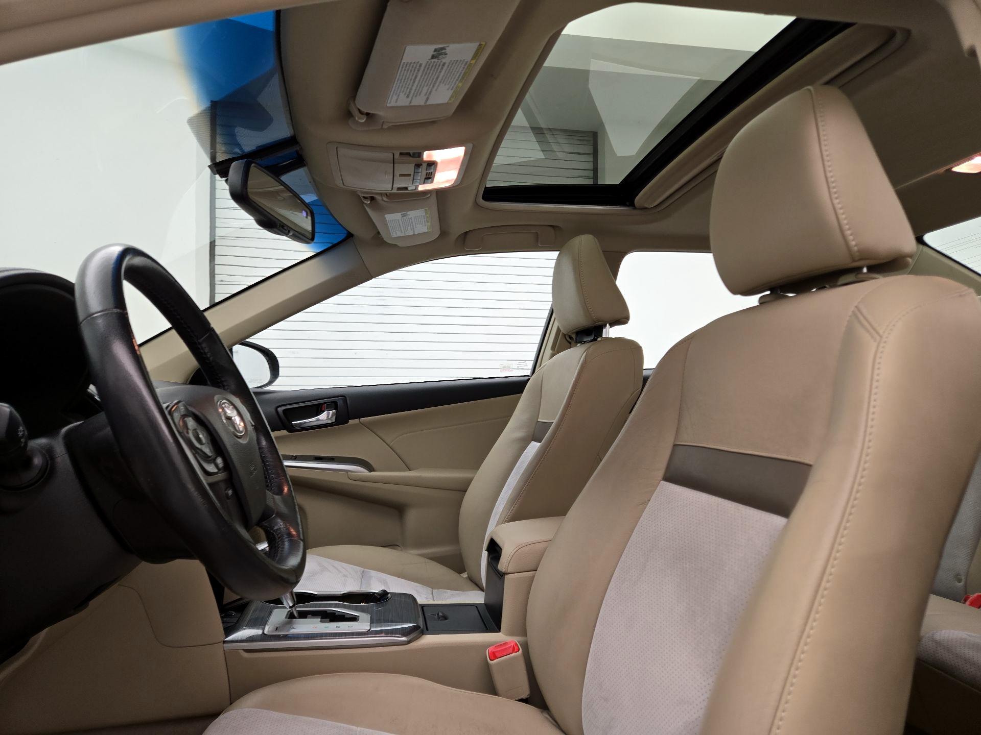 Thumbnail: 2014 Toyota Camry - 18