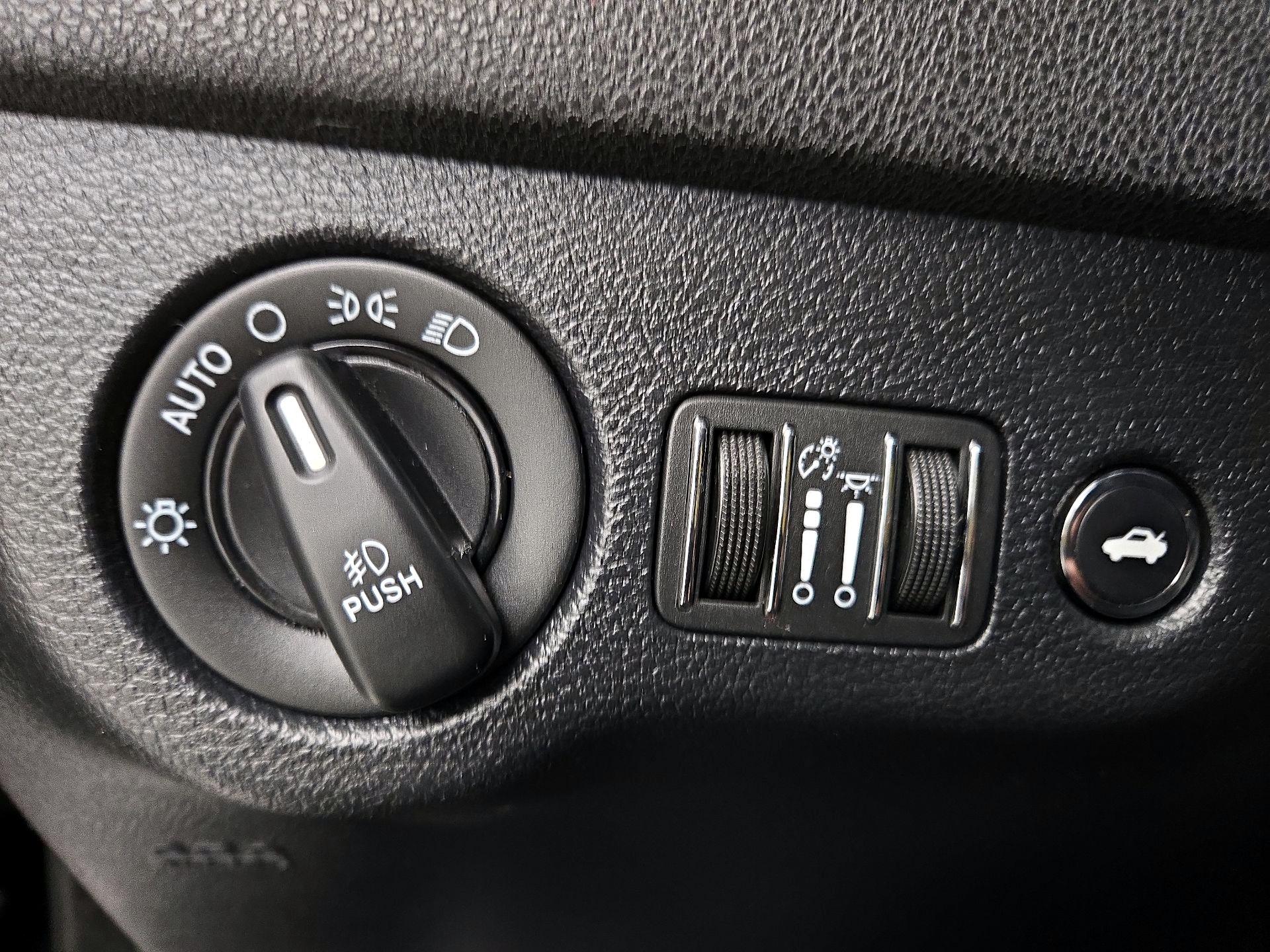 Thumbnail: 2017 Dodge Charger - 13