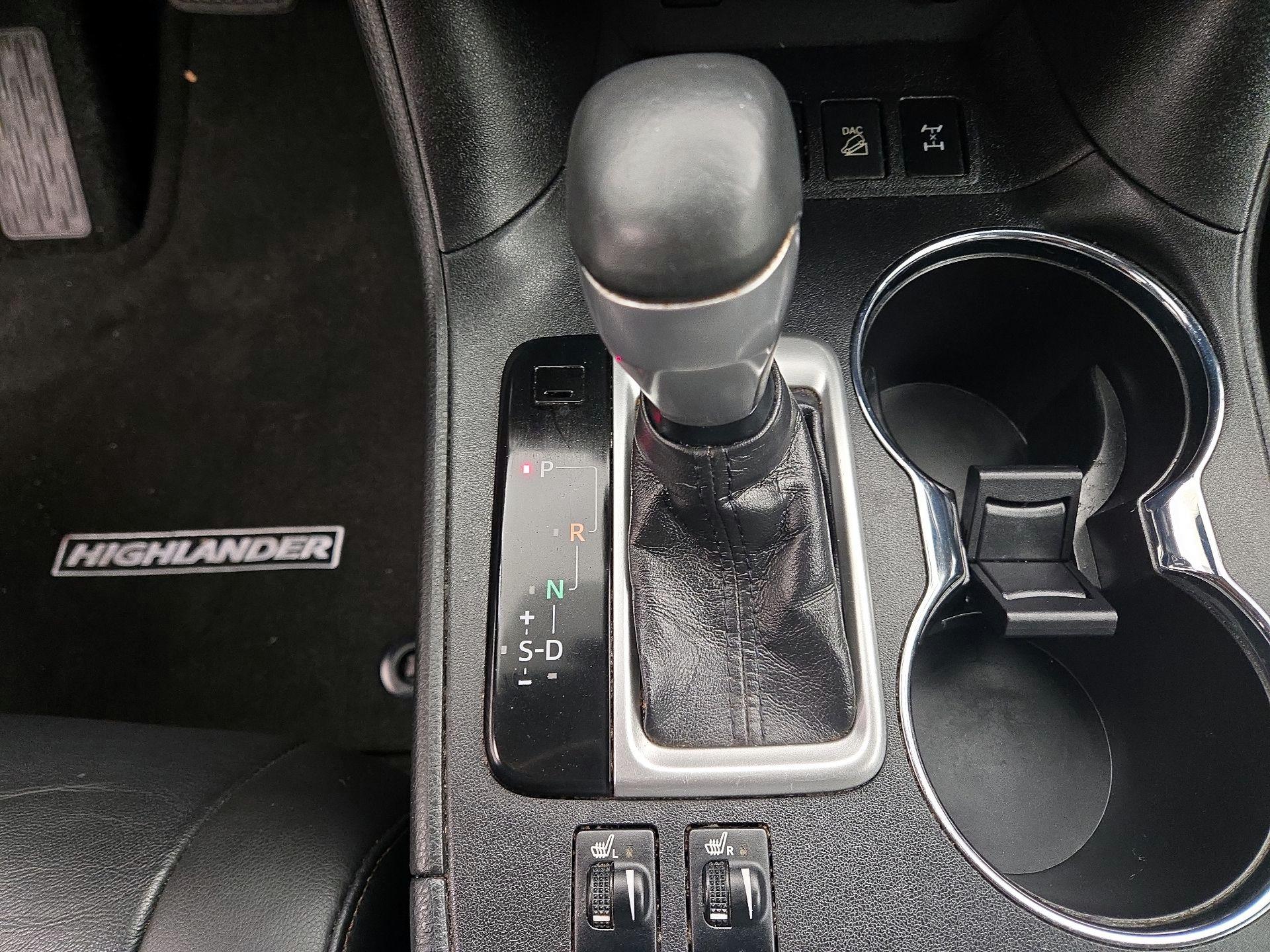 Thumbnail: 2019 Toyota Highlander - 18