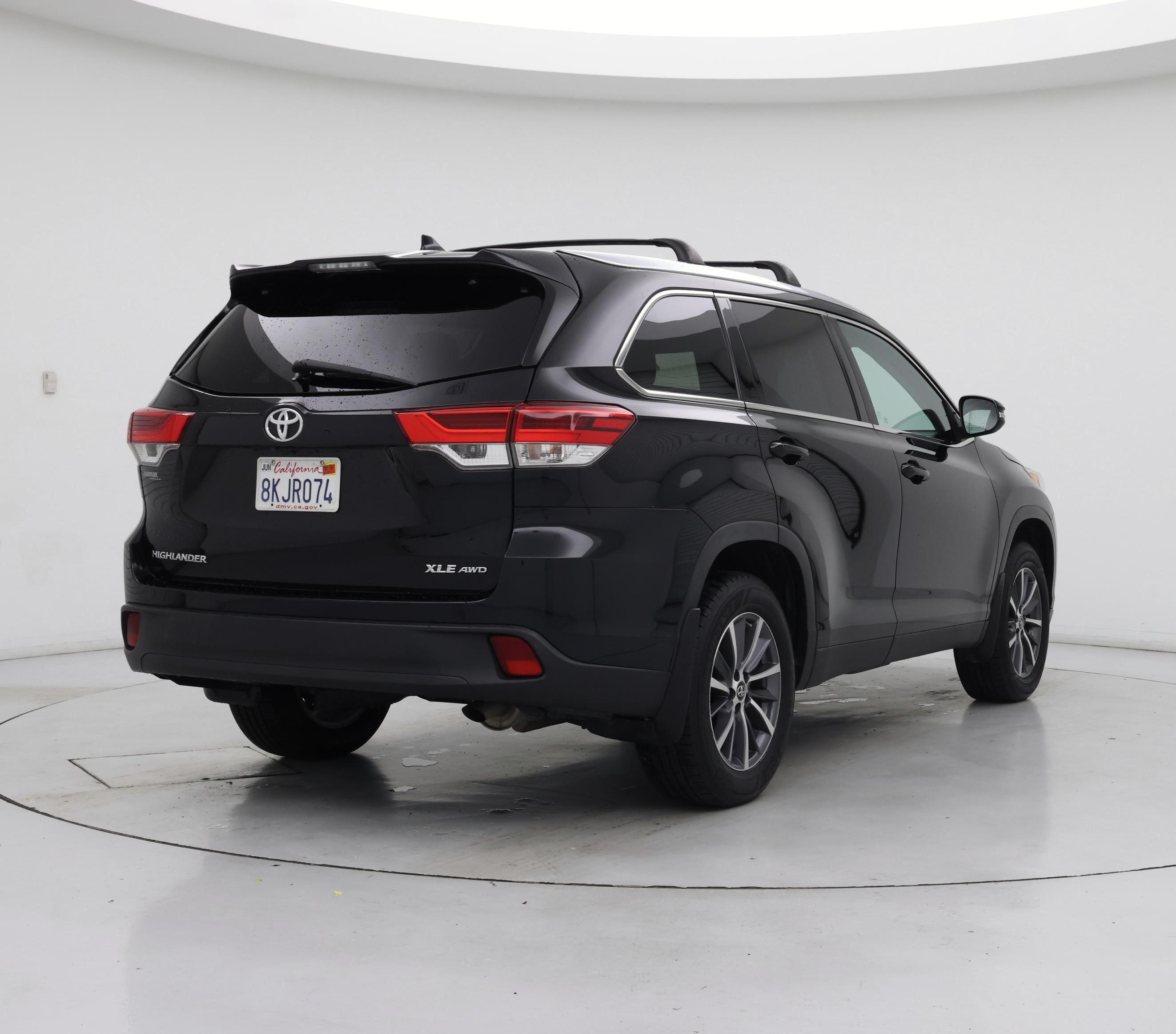 Thumbnail: 2019 Toyota Highlander - 8