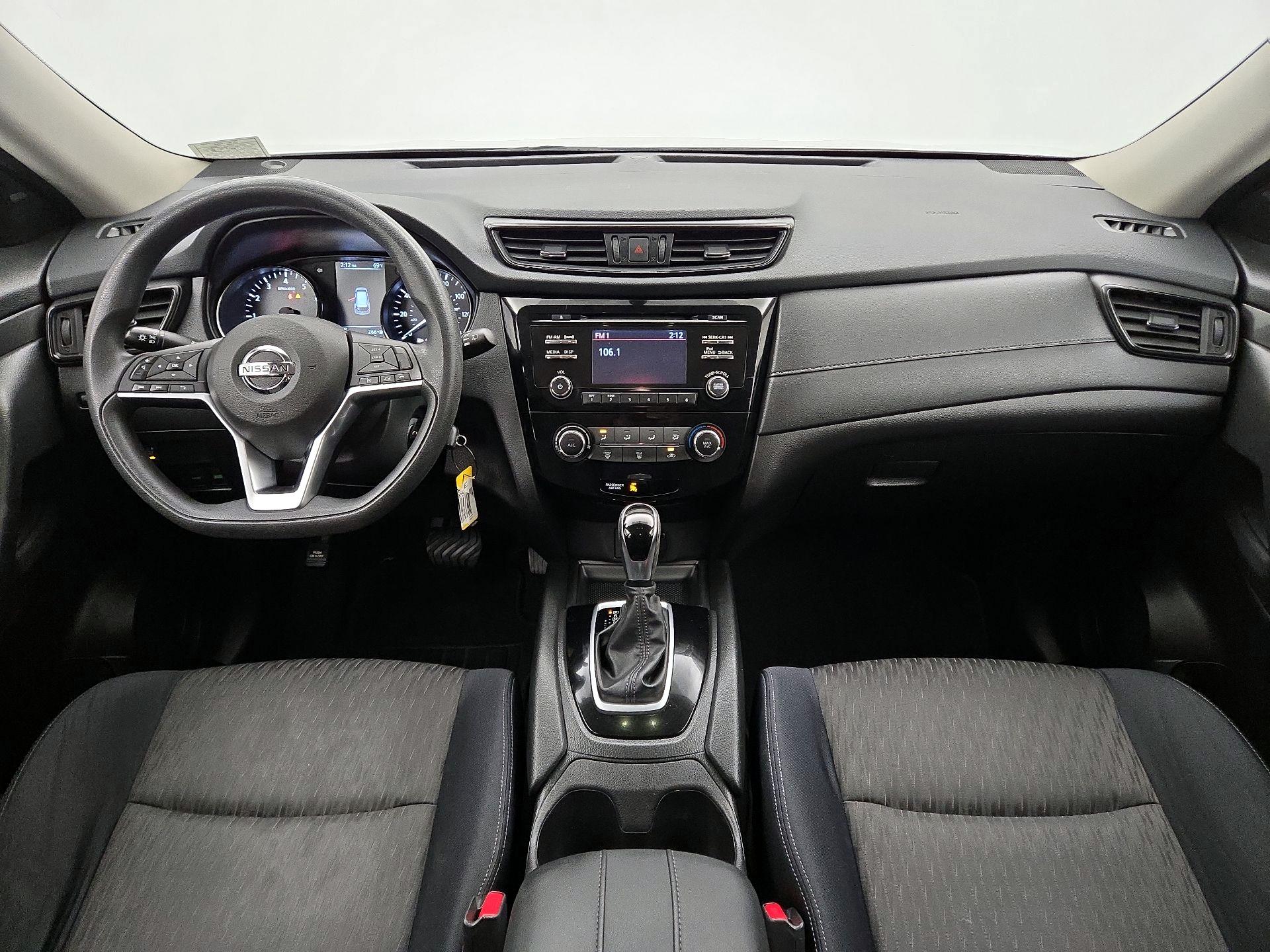 Thumbnail: 2017 Nissan Rogue - 9