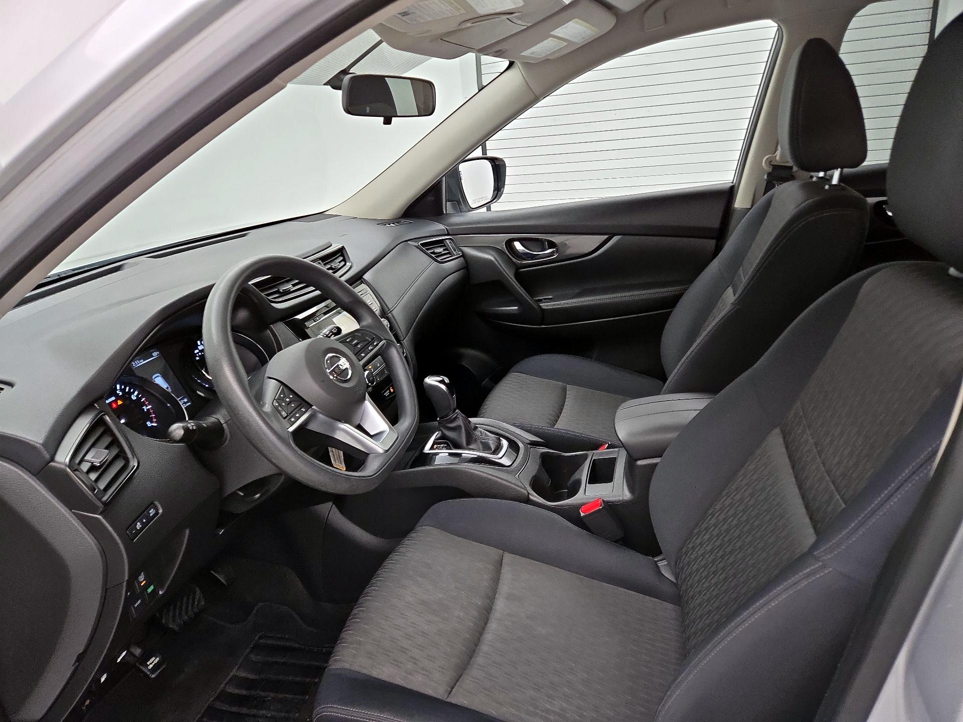 Thumbnail: 2017 Nissan Rogue - 11