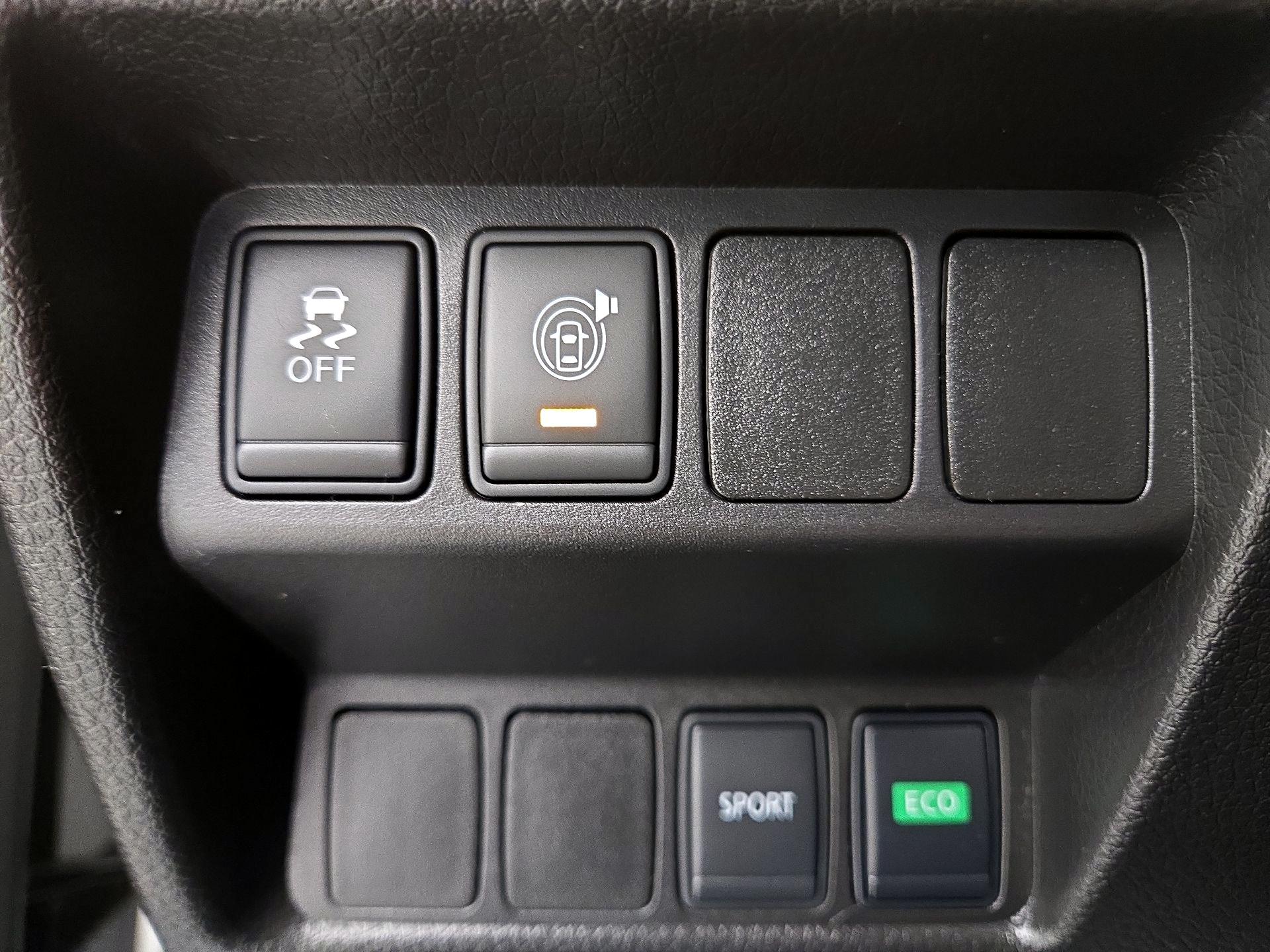 Thumbnail: 2017 Nissan Rogue - 13