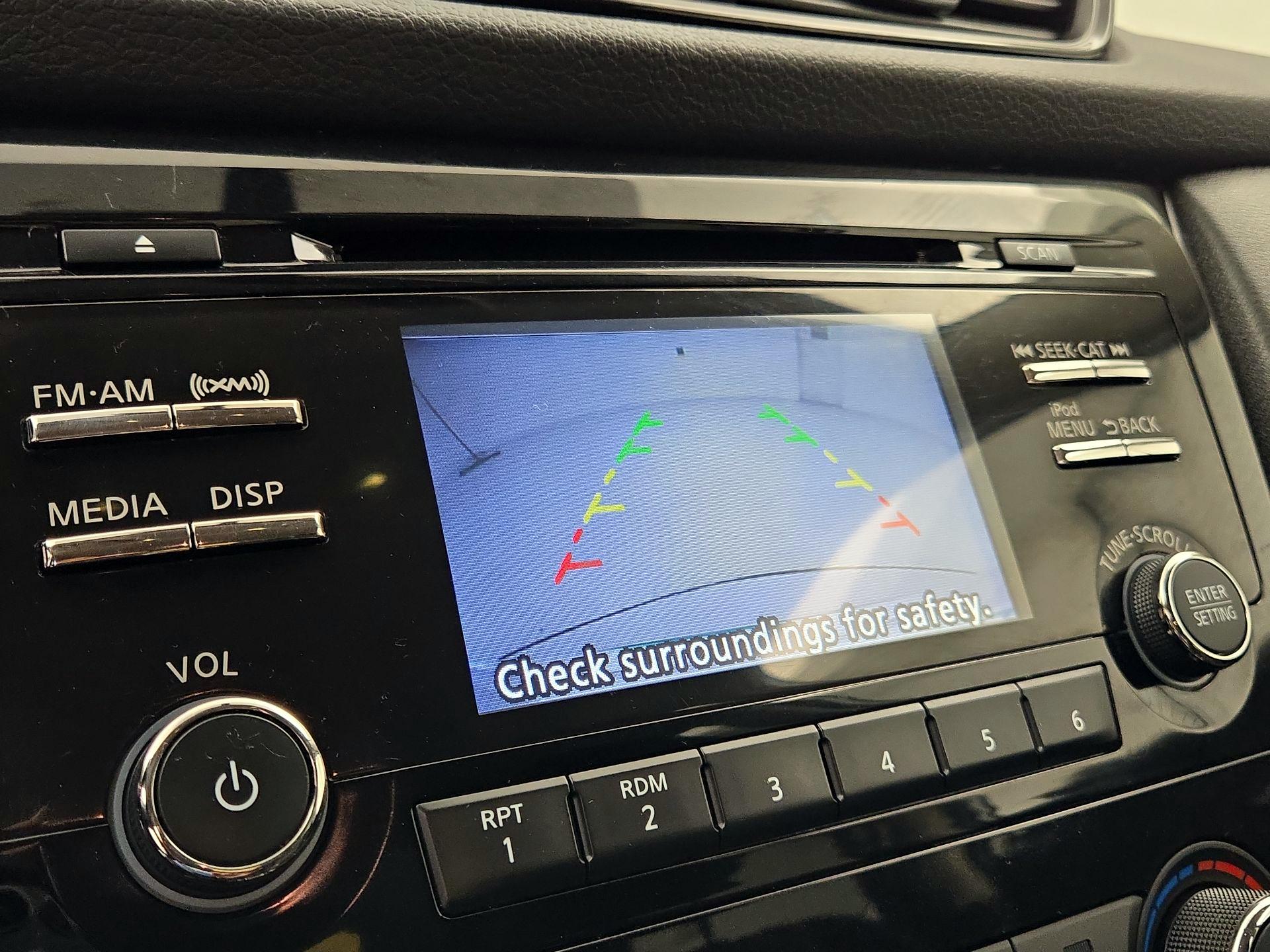 Thumbnail: 2017 Nissan Rogue - 14