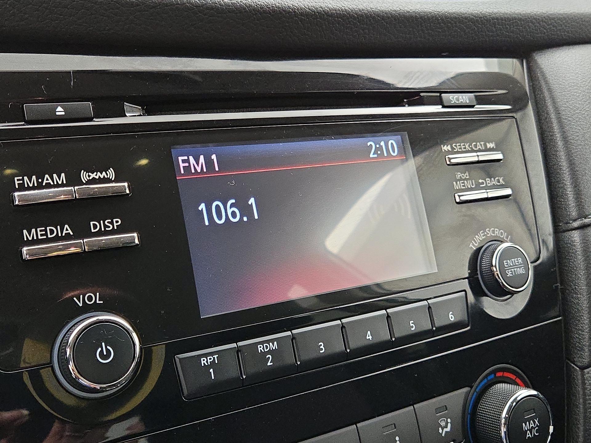 Thumbnail: 2017 Nissan Rogue - 15