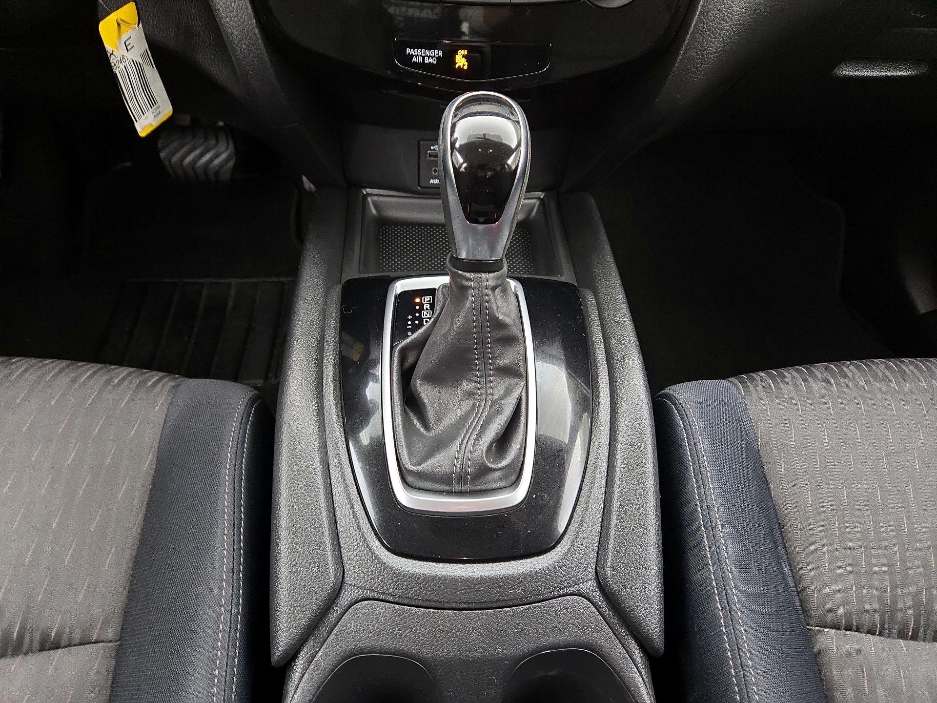 Thumbnail: 2017 Nissan Rogue - 17