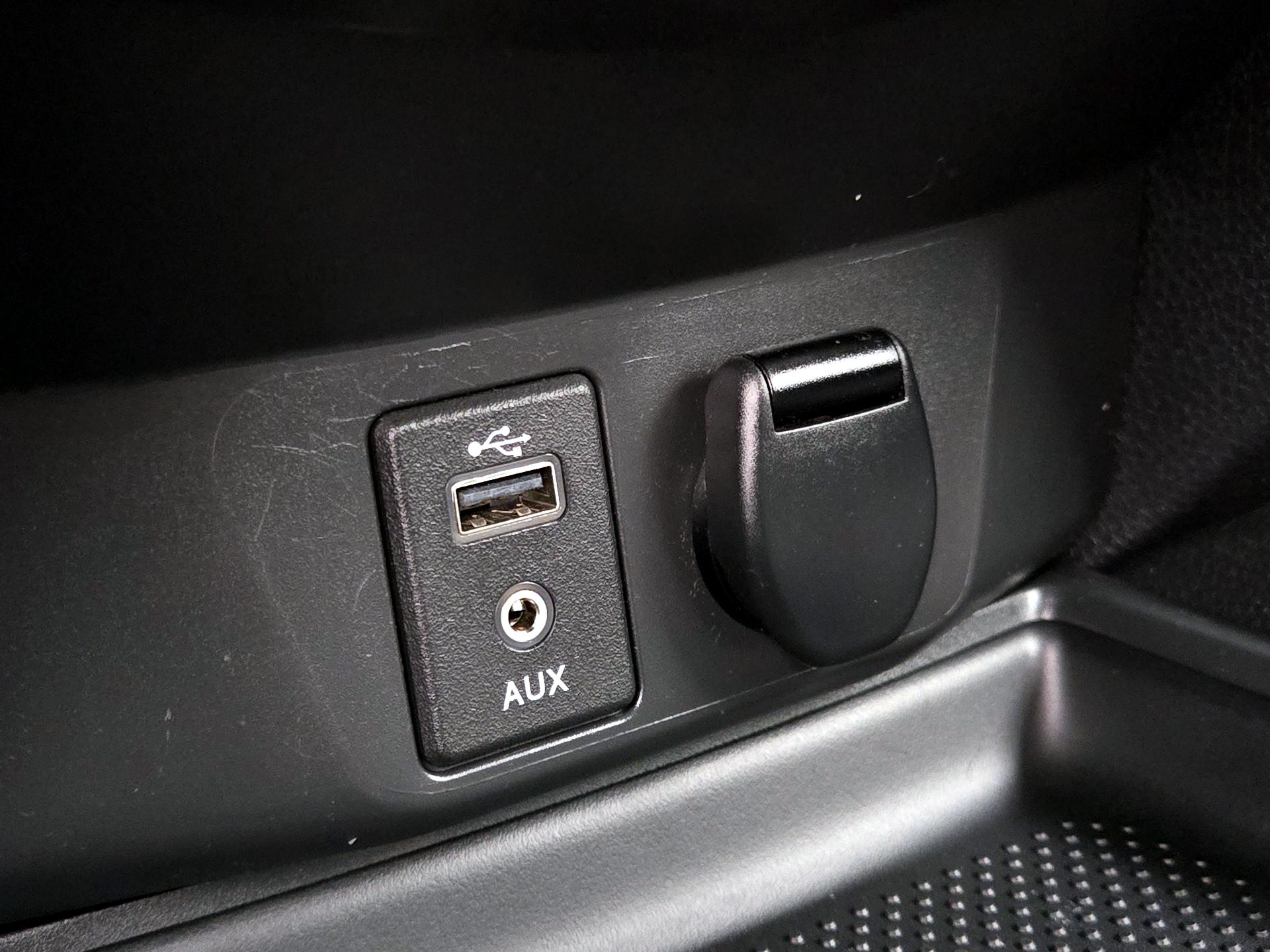 Thumbnail: 2017 Nissan Rogue - 18