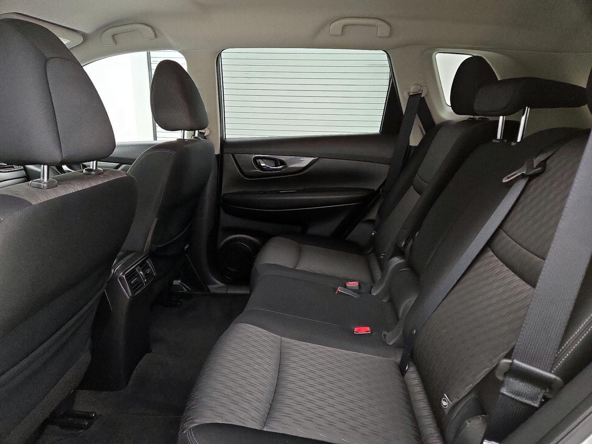 Thumbnail: 2017 Nissan Rogue - 19