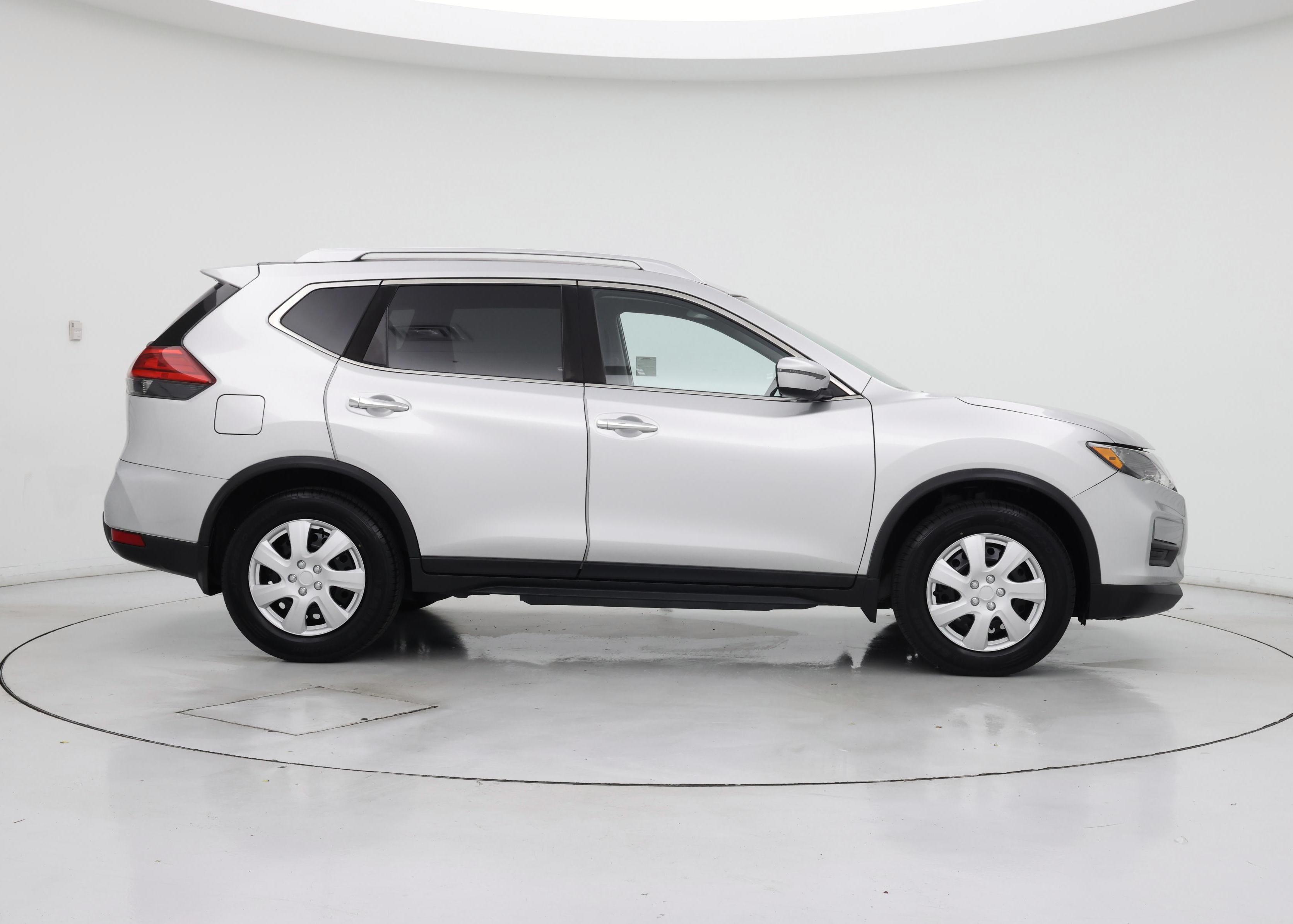 Thumbnail: 2017 Nissan Rogue - 7