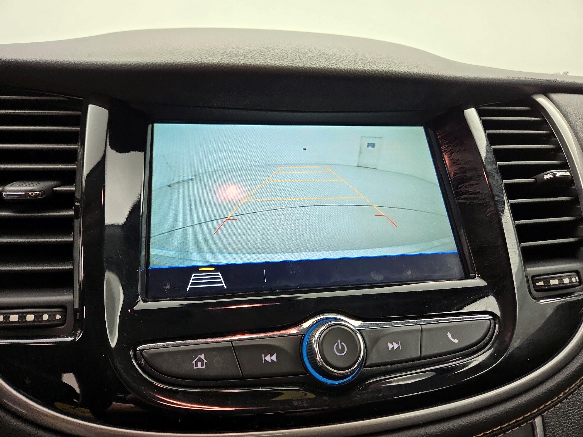 Thumbnail: 2018 Chevrolet Trax - 14