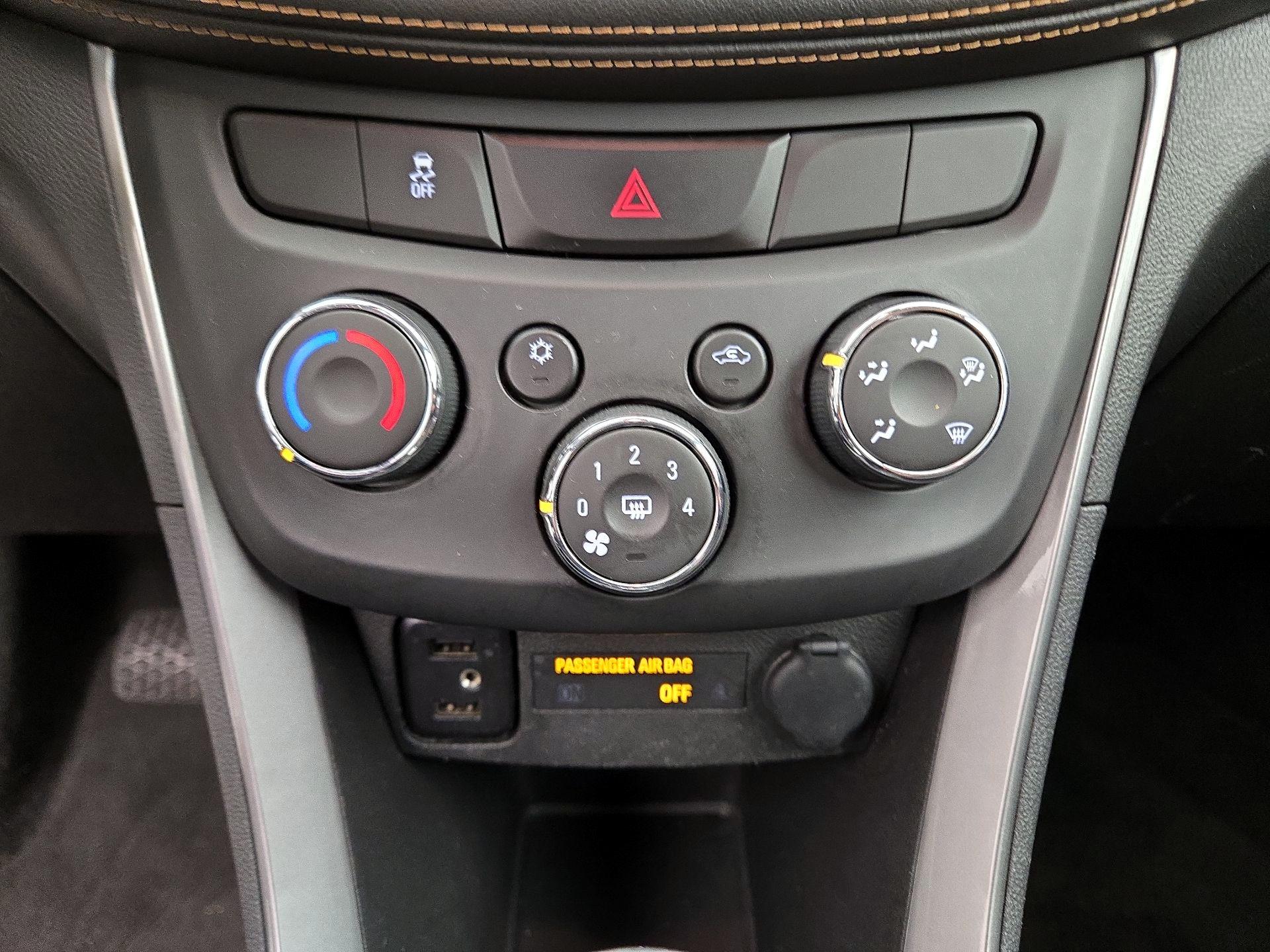 Thumbnail: 2018 Chevrolet Trax - 16