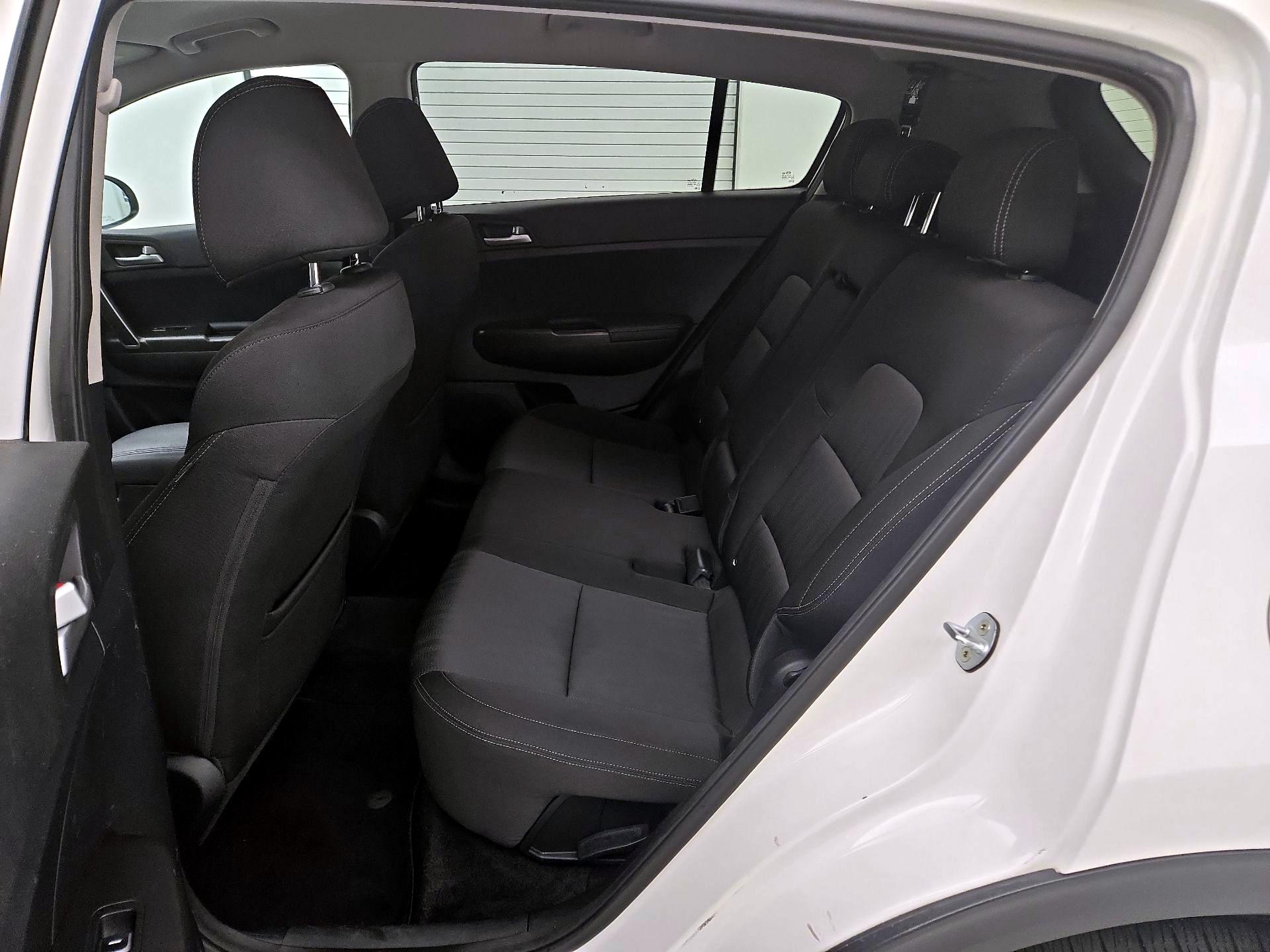 Thumbnail: 2017 Kia Sportage - 19