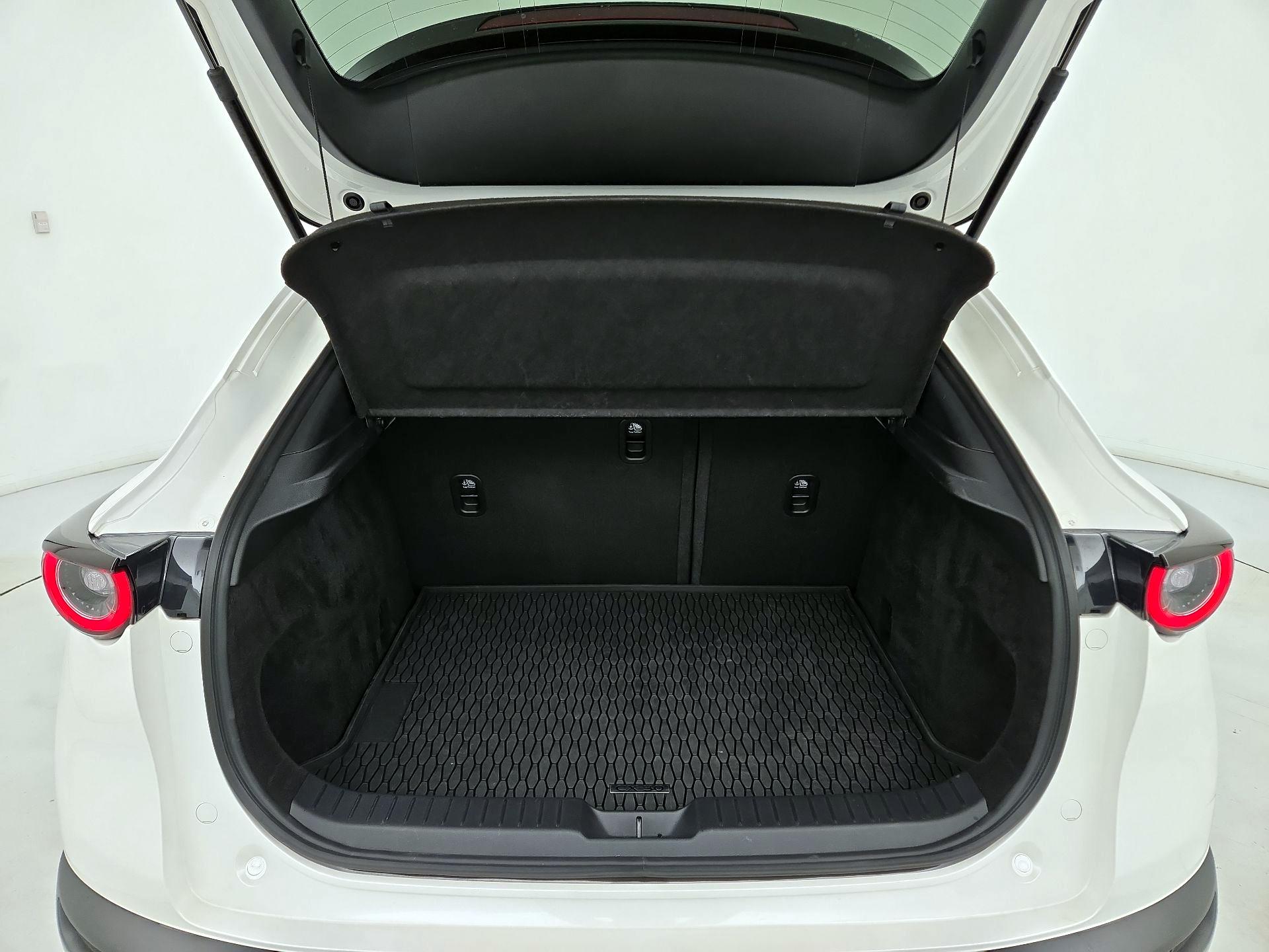 Thumbnail: 2022 Mazda CX-30 - 18