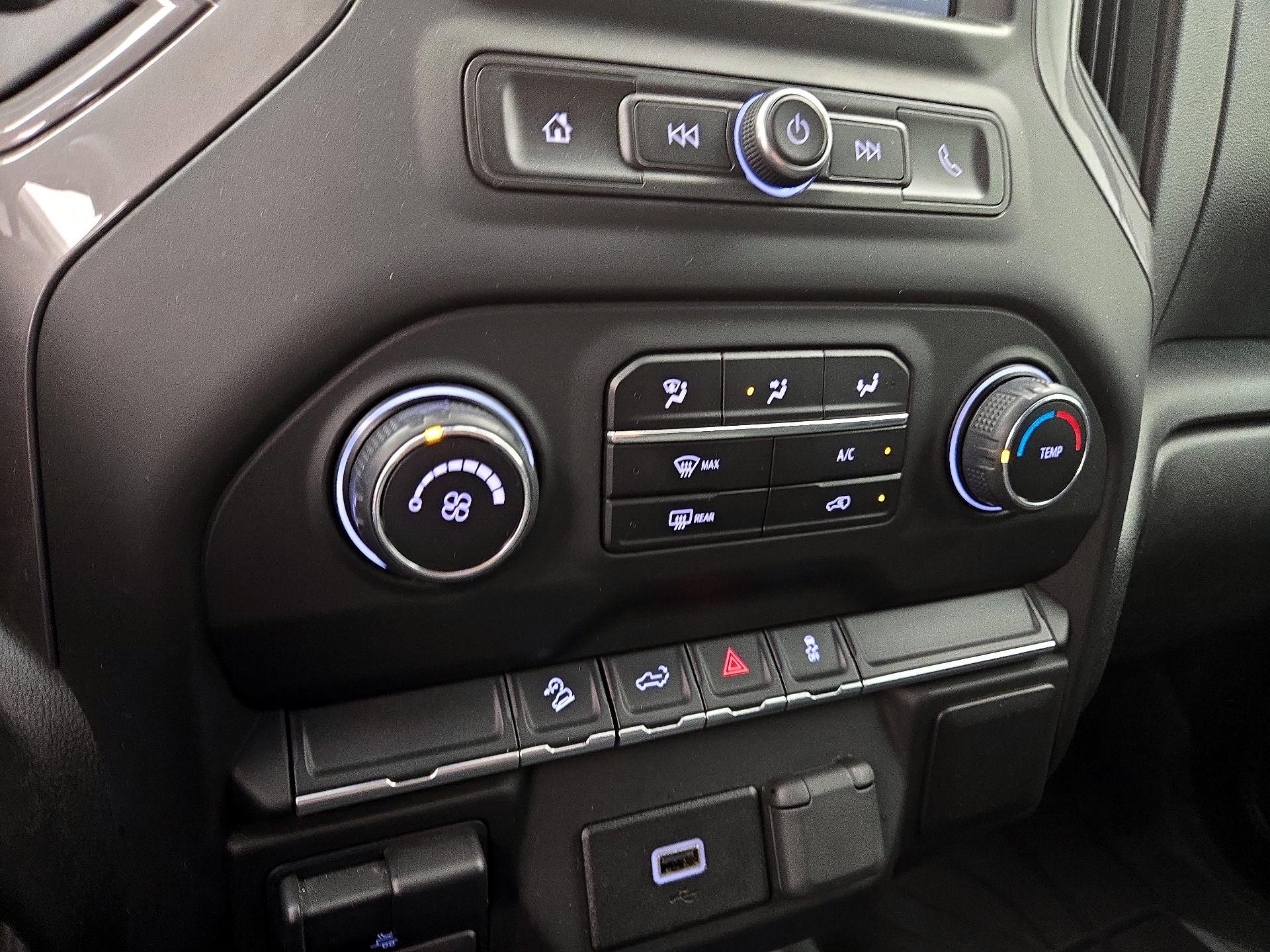 Thumbnail: 2019 Chevrolet Silverado 1500 - 17