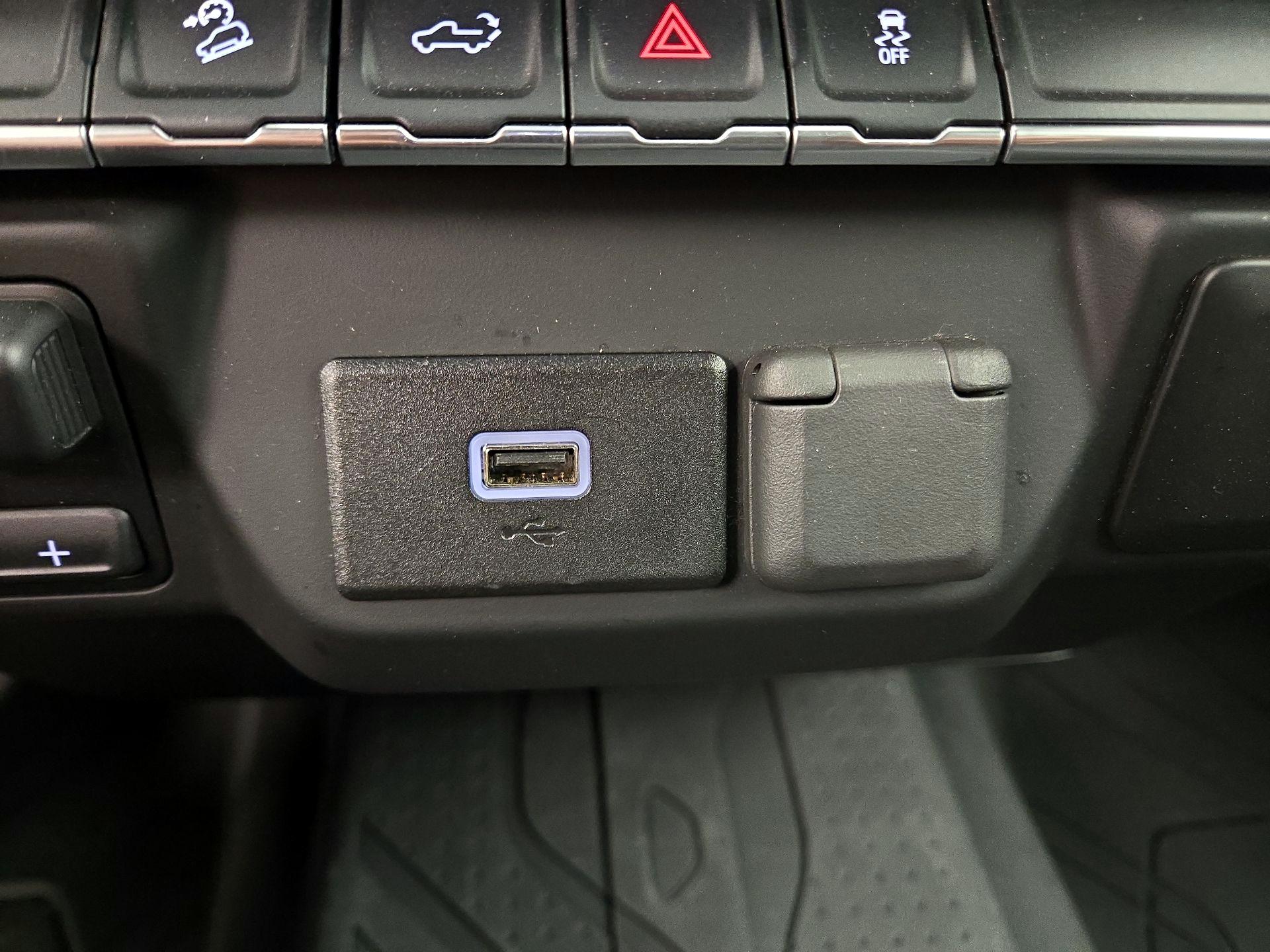 Thumbnail: 2019 Chevrolet Silverado 1500 - 19