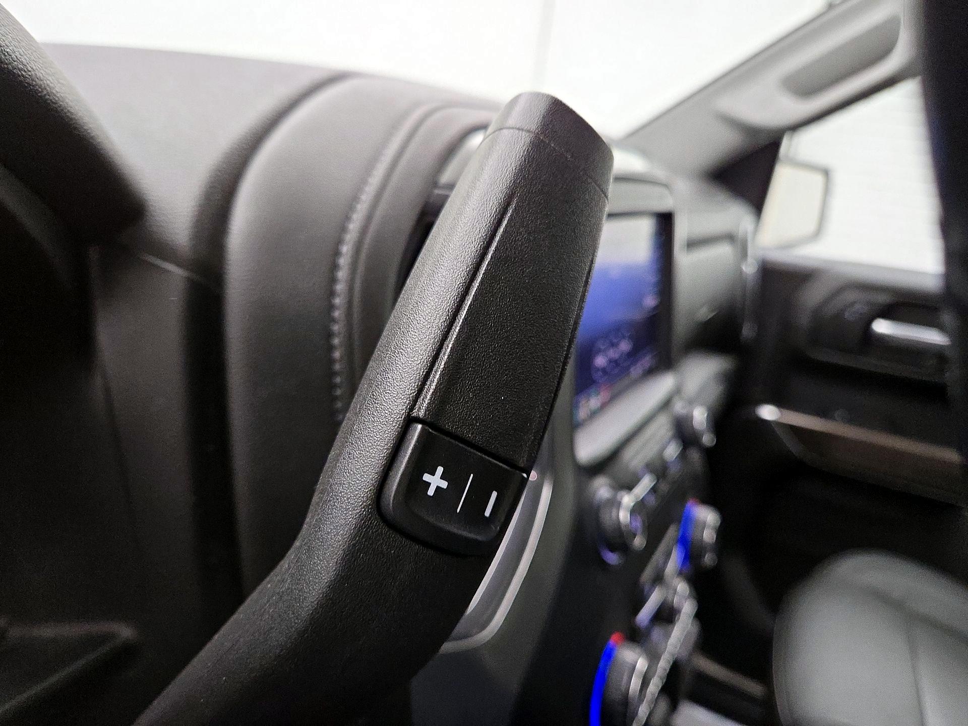 Thumbnail: 2019 Chevrolet Silverado 1500 - 17